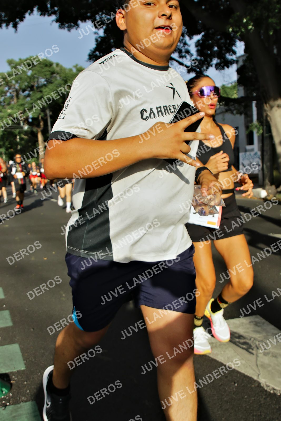 Foto de la X Carrera Leones Negros Red Cola 2026 en Rectoría General de la UdeG, Av. Juárez 976 (meta en Av. Enrique Díaz de León y Pedro Moreno), Guadalajara a las 07:57