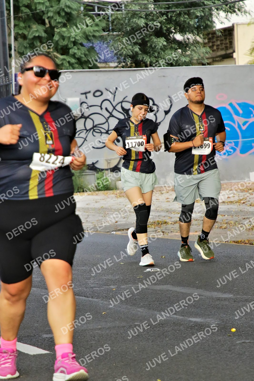 Foto de la X Carrera Leones Negros Red Cola 2026 en Rectoría General de la UdeG, Av. Juárez 976 (meta en Av. Enrique Díaz de León y Pedro Moreno), Guadalajara a las 08:14 · dorsal 11700, 8224