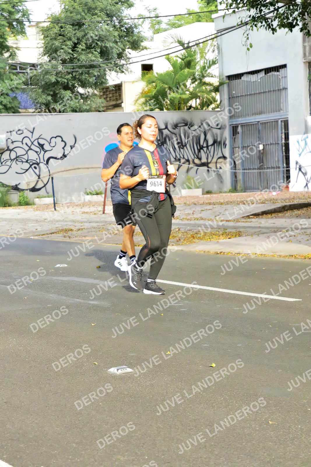Foto de la X Carrera Leones Negros Red Cola 2026 en Rectoría General de la UdeG, Av. Juárez 976 (meta en Av. Enrique Díaz de León y Pedro Moreno), Guadalajara a las 08:12 · dorsal 9614