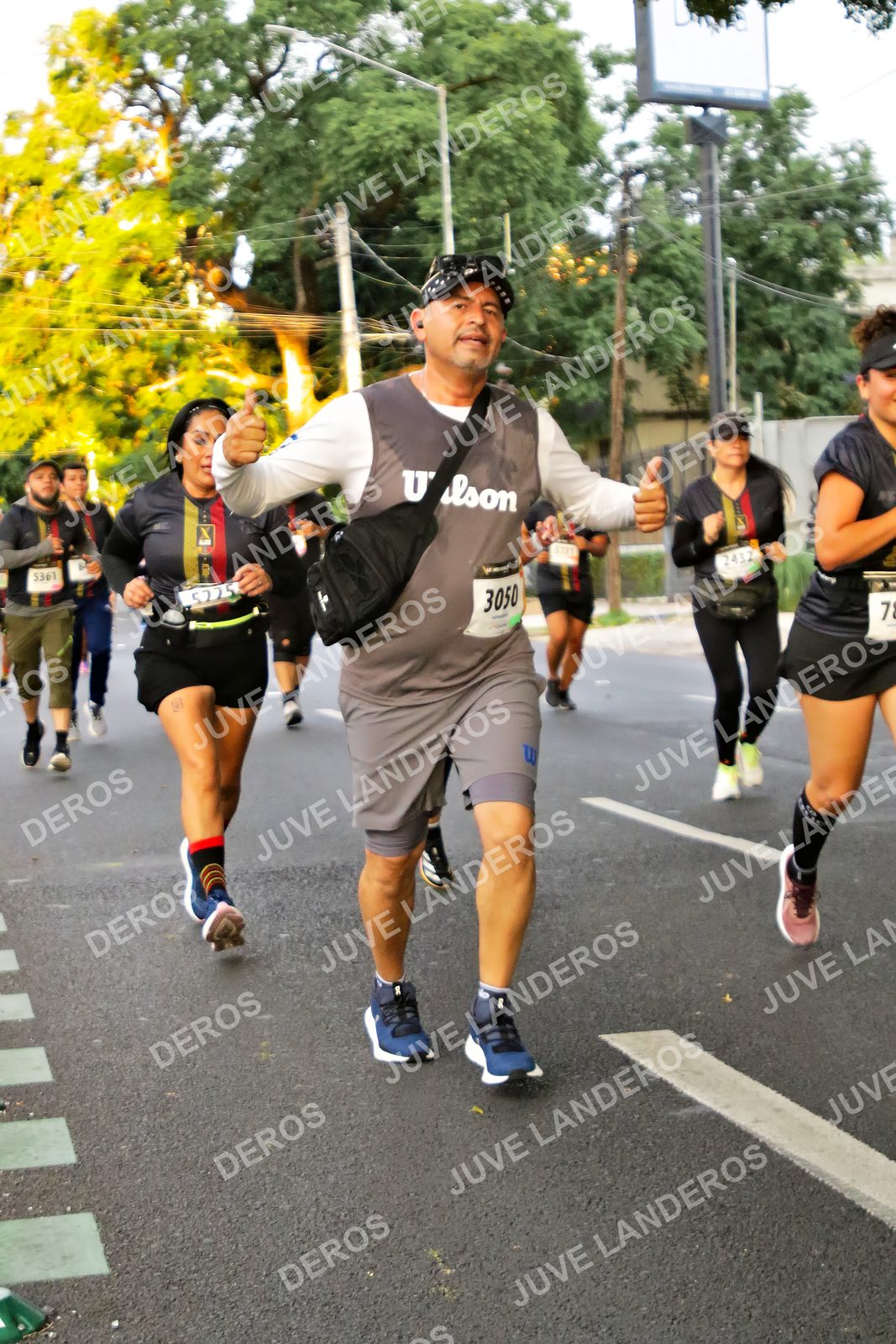 Foto de la X Carrera Leones Negros Red Cola 2026 en Rectoría General de la UdeG, Av. Juárez 976 (meta en Av. Enrique Díaz de León y Pedro Moreno), Guadalajara a las 05:02 · dorsal 3050, 5361, 2432