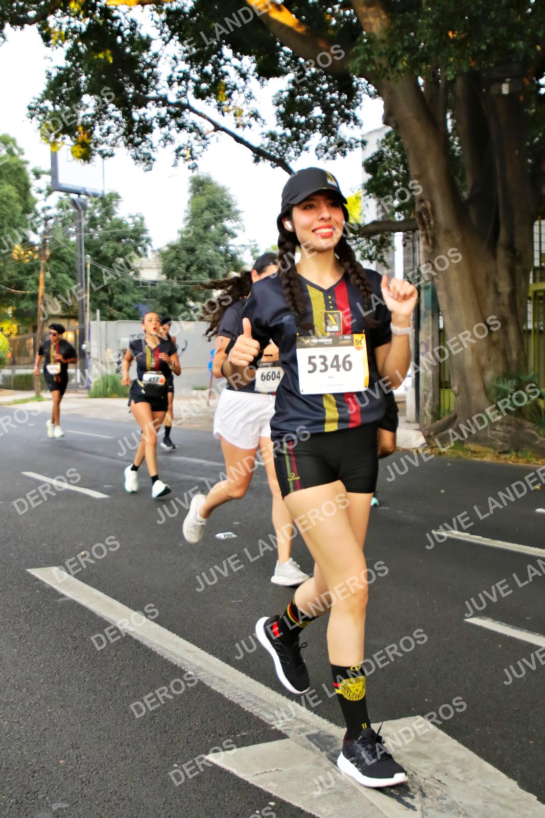 Foto de la X Carrera Leones Negros Red Cola 2026 en Rectoría General de la UdeG, Av. Juárez 976 (meta en Av. Enrique Díaz de León y Pedro Moreno), Guadalajara a las 05:04 · dorsal 5346, 6604