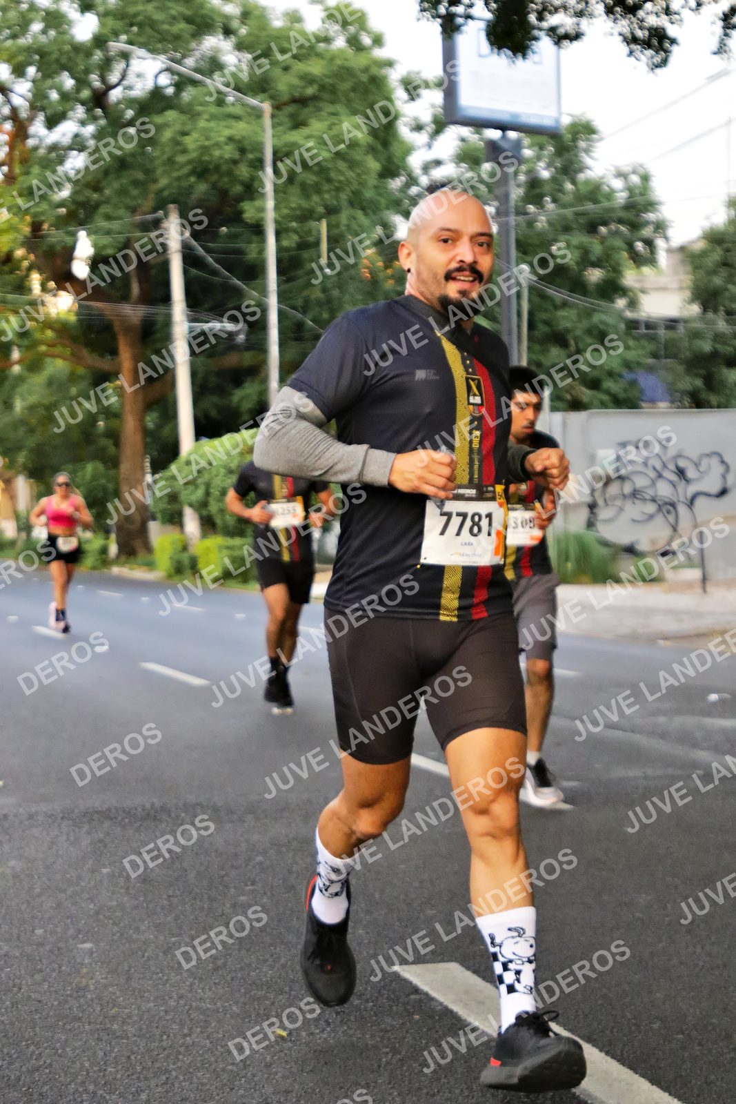 Foto de la X Carrera Leones Negros Red Cola 2026 en Rectoría General de la UdeG, Av. Juárez 976 (meta en Av. Enrique Díaz de León y Pedro Moreno), Guadalajara a las 04:58 · dorsal 7781, 308, 50