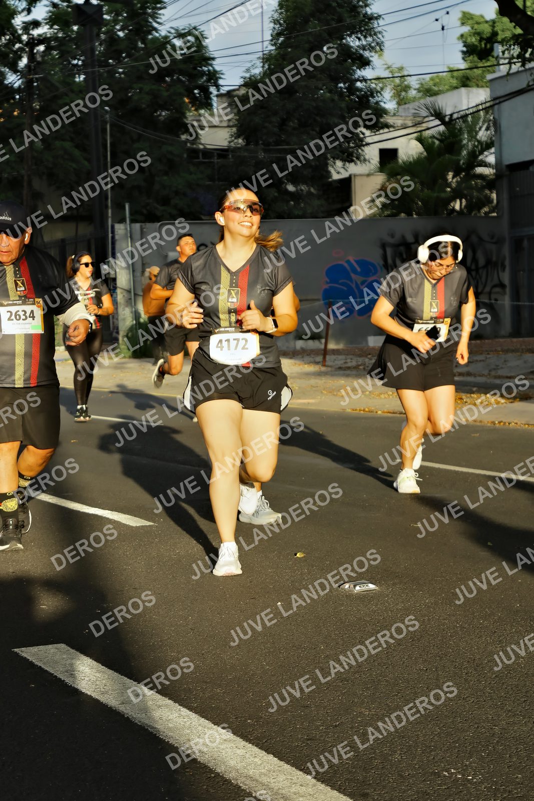 Foto de la X Carrera Leones Negros Red Cola 2026 en Rectoría General de la UdeG, Av. Juárez 976 (meta en Av. Enrique Díaz de León y Pedro Moreno), Guadalajara a las 07:27 · dorsal 4172