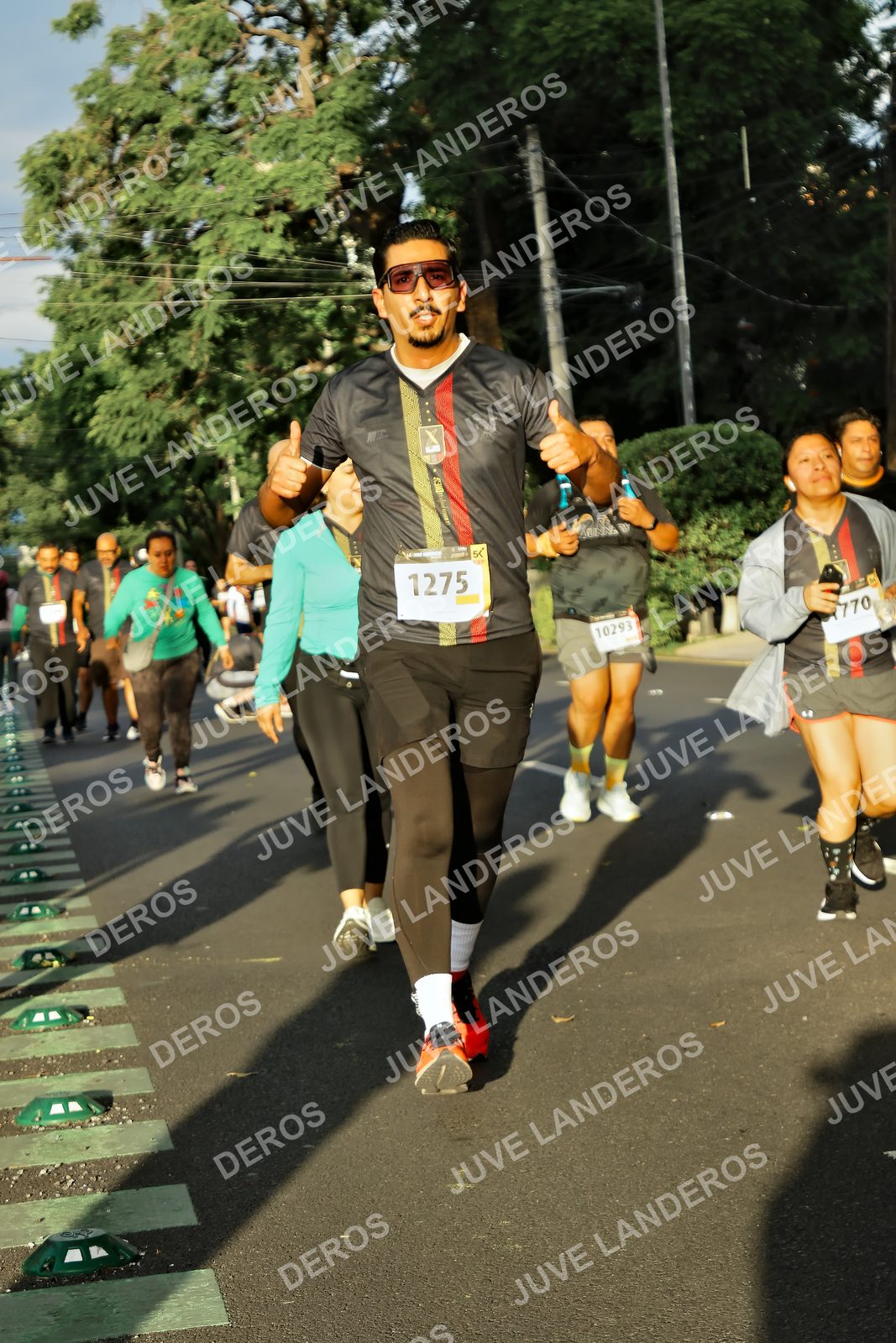 Foto de la X Carrera Leones Negros Red Cola 2026 en Rectoría General de la UdeG, Av. Juárez 976 (meta en Av. Enrique Díaz de León y Pedro Moreno), Guadalajara a las 07:27 · dorsal 1275, 10293, 770