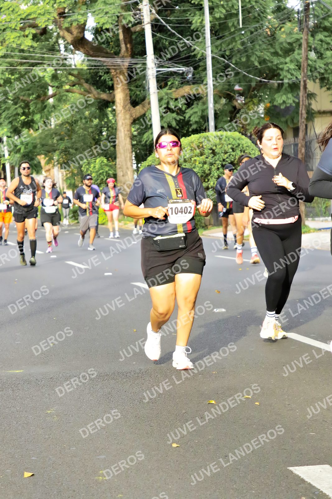 Foto de la X Carrera Leones Negros Red Cola 2026 en Rectoría General de la UdeG, Av. Juárez 976 (meta en Av. Enrique Díaz de León y Pedro Moreno), Guadalajara a las 08:10 · dorsal 10402