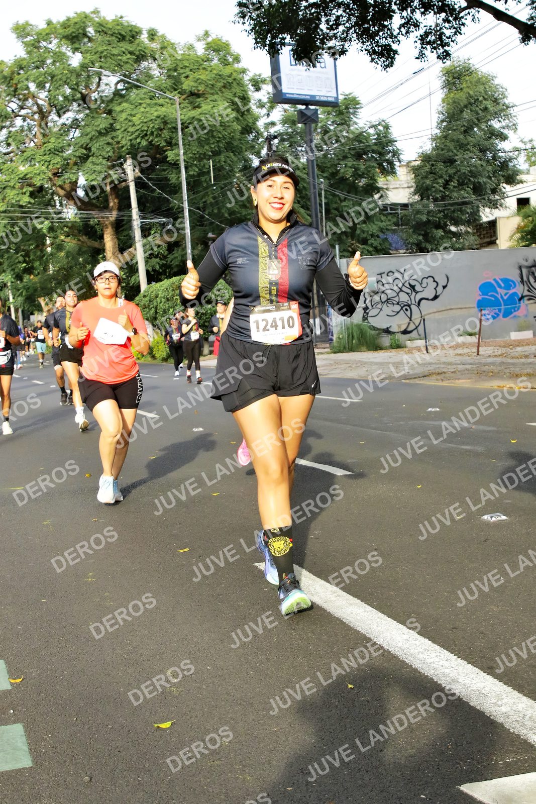 Foto de la X Carrera Leones Negros Red Cola 2026 en Rectoría General de la UdeG, Av. Juárez 976 (meta en Av. Enrique Díaz de León y Pedro Moreno), Guadalajara a las 08:03 · dorsal 12410