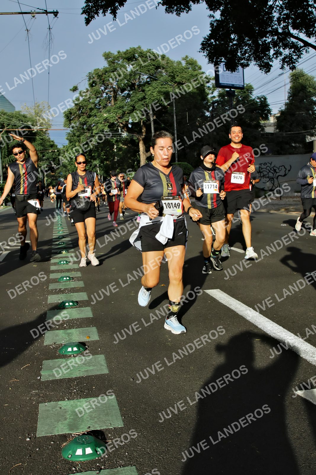 Foto de la X Carrera Leones Negros Red Cola 2026 en Rectoría General de la UdeG, Av. Juárez 976 (meta en Av. Enrique Díaz de León y Pedro Moreno), Guadalajara a las 08:00 · dorsal 11714, 9470, 10149