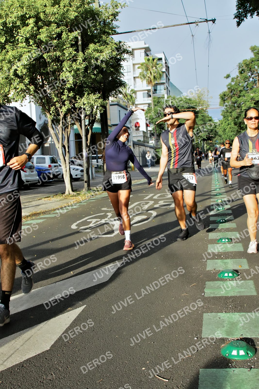 Foto de la X Carrera Leones Negros Red Cola 2026 en Rectoría General de la UdeG, Av. Juárez 976 (meta en Av. Enrique Díaz de León y Pedro Moreno), Guadalajara a las 08:00 · dorsal 11998, 257, 562, 70