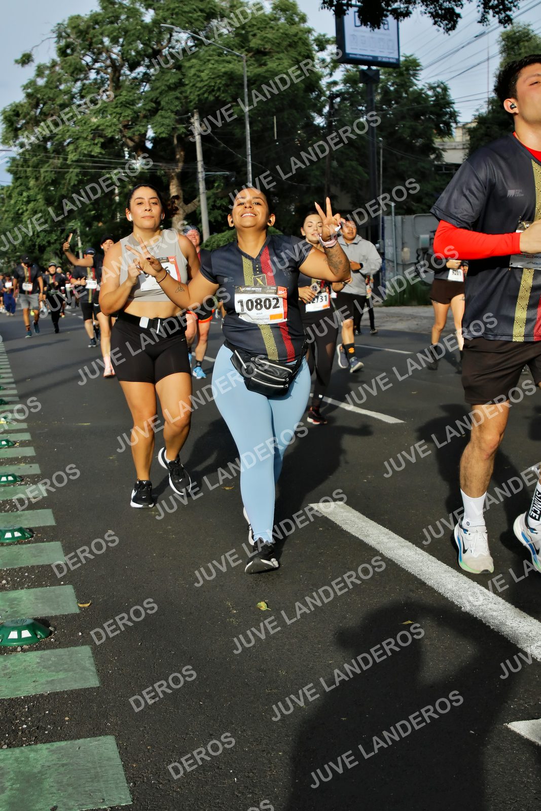 Foto de la X Carrera Leones Negros Red Cola 2026 en Rectoría General de la UdeG, Av. Juárez 976 (meta en Av. Enrique Díaz de León y Pedro Moreno), Guadalajara a las 08:02 · dorsal 10802