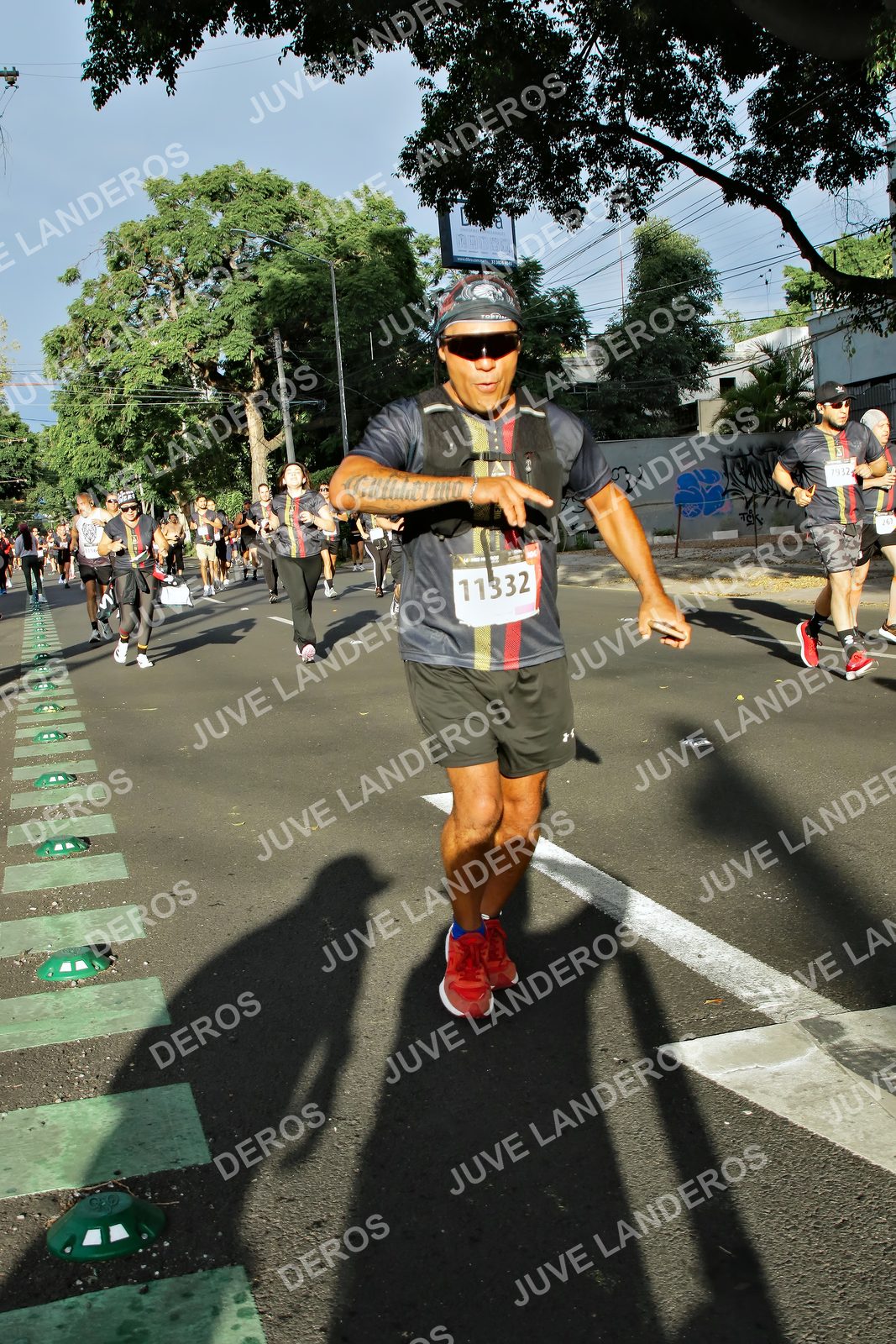 Foto de la X Carrera Leones Negros Red Cola 2026 en Rectoría General de la UdeG, Av. Juárez 976 (meta en Av. Enrique Díaz de León y Pedro Moreno), Guadalajara a las 07:51 · dorsal 11332