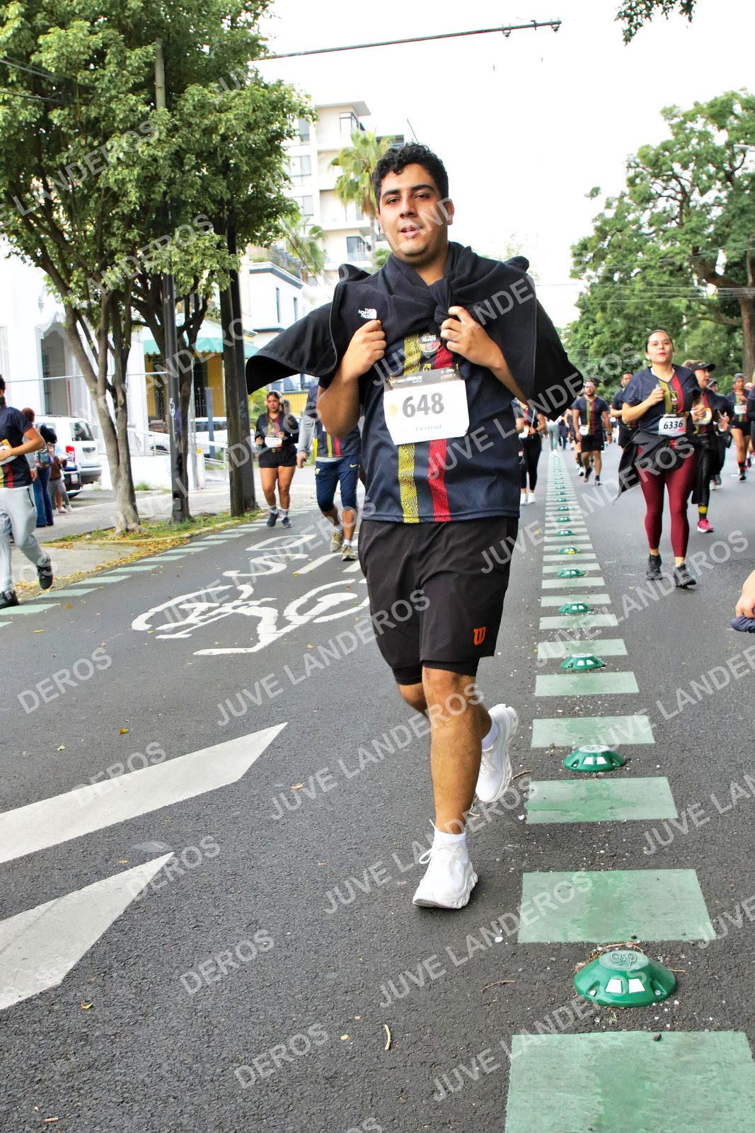 Foto de la X Carrera Leones Negros Red Cola 2026 en Rectoría General de la UdeG, Av. Juárez 976 (meta en Av. Enrique Díaz de León y Pedro Moreno), Guadalajara a las 07:16 · dorsal 648, 6336