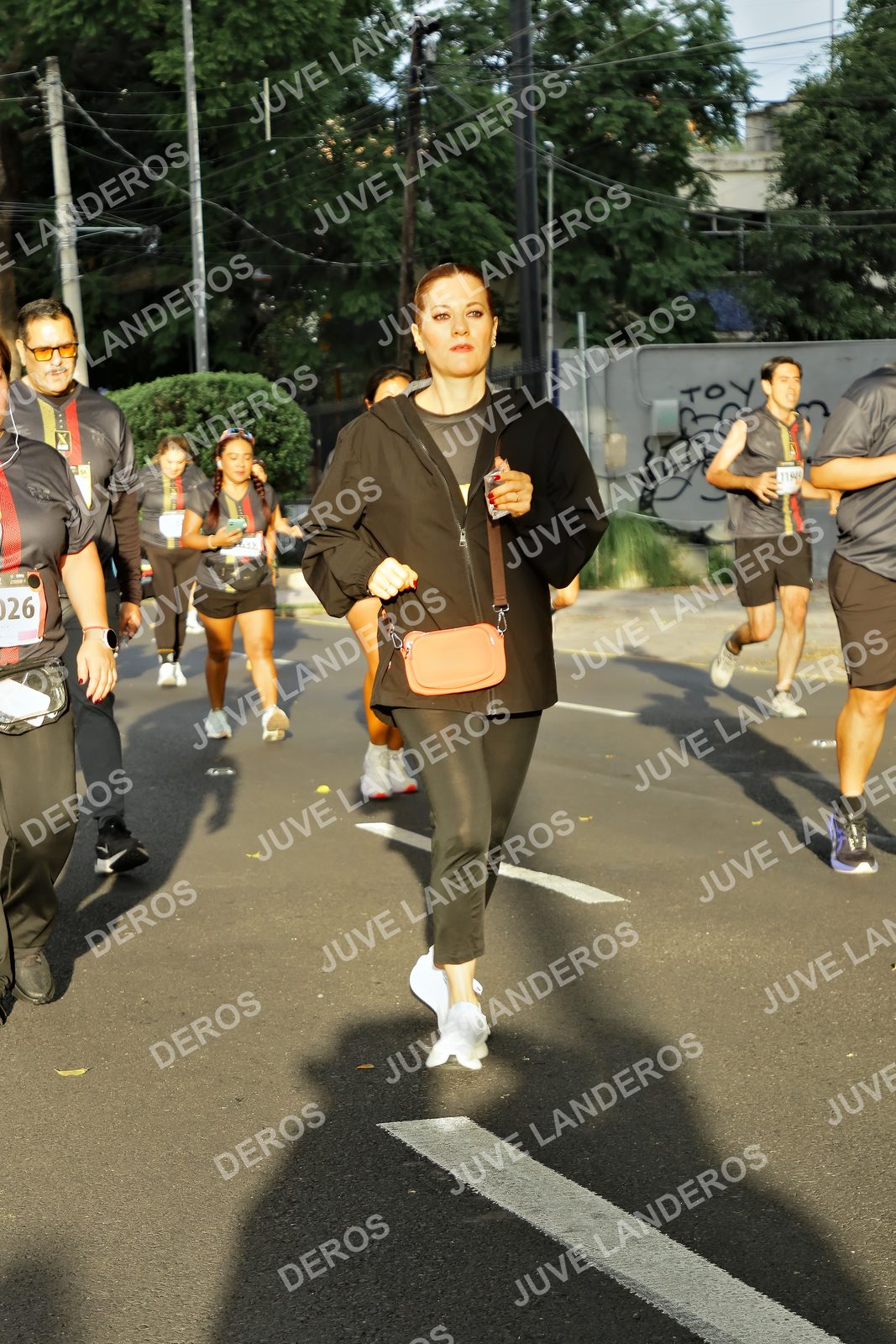 Foto de la X Carrera Leones Negros Red Cola 2026 en Rectoría General de la UdeG, Av. Juárez 976 (meta en Av. Enrique Díaz de León y Pedro Moreno), Guadalajara a las 07:31 · dorsal 26