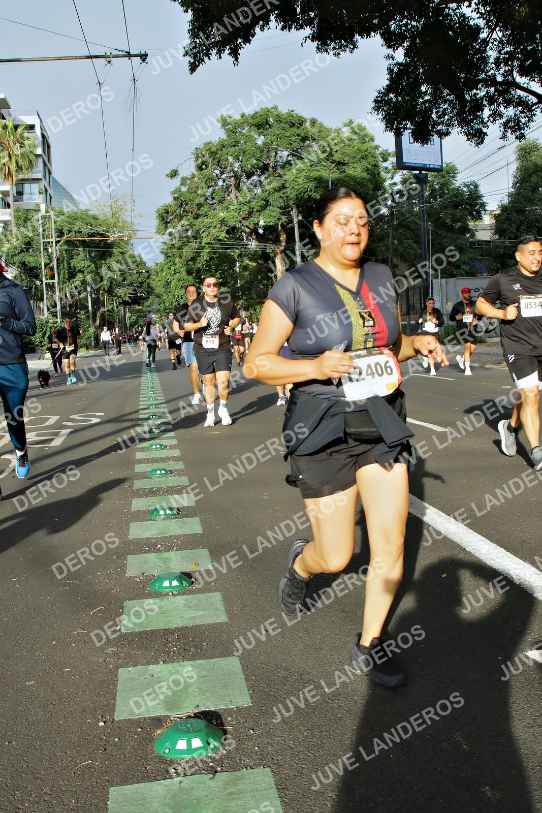 Foto de la X Carrera Leones Negros Red Cola 2026 en Rectoría General de la UdeG, Av. Juárez 976 (meta en Av. Enrique Díaz de León y Pedro Moreno), Guadalajara a las 08:00 · dorsal 8534, 613