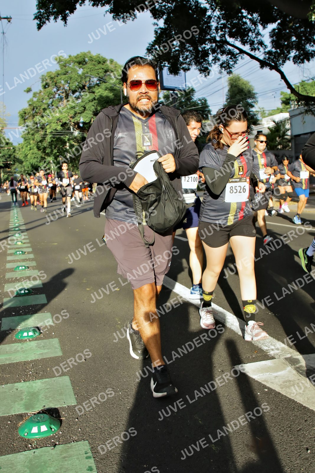 Foto de la X Carrera Leones Negros Red Cola 2026 en Rectoría General de la UdeG, Av. Juárez 976 (meta en Av. Enrique Díaz de León y Pedro Moreno), Guadalajara a las 07:54 · dorsal 8526, 12100