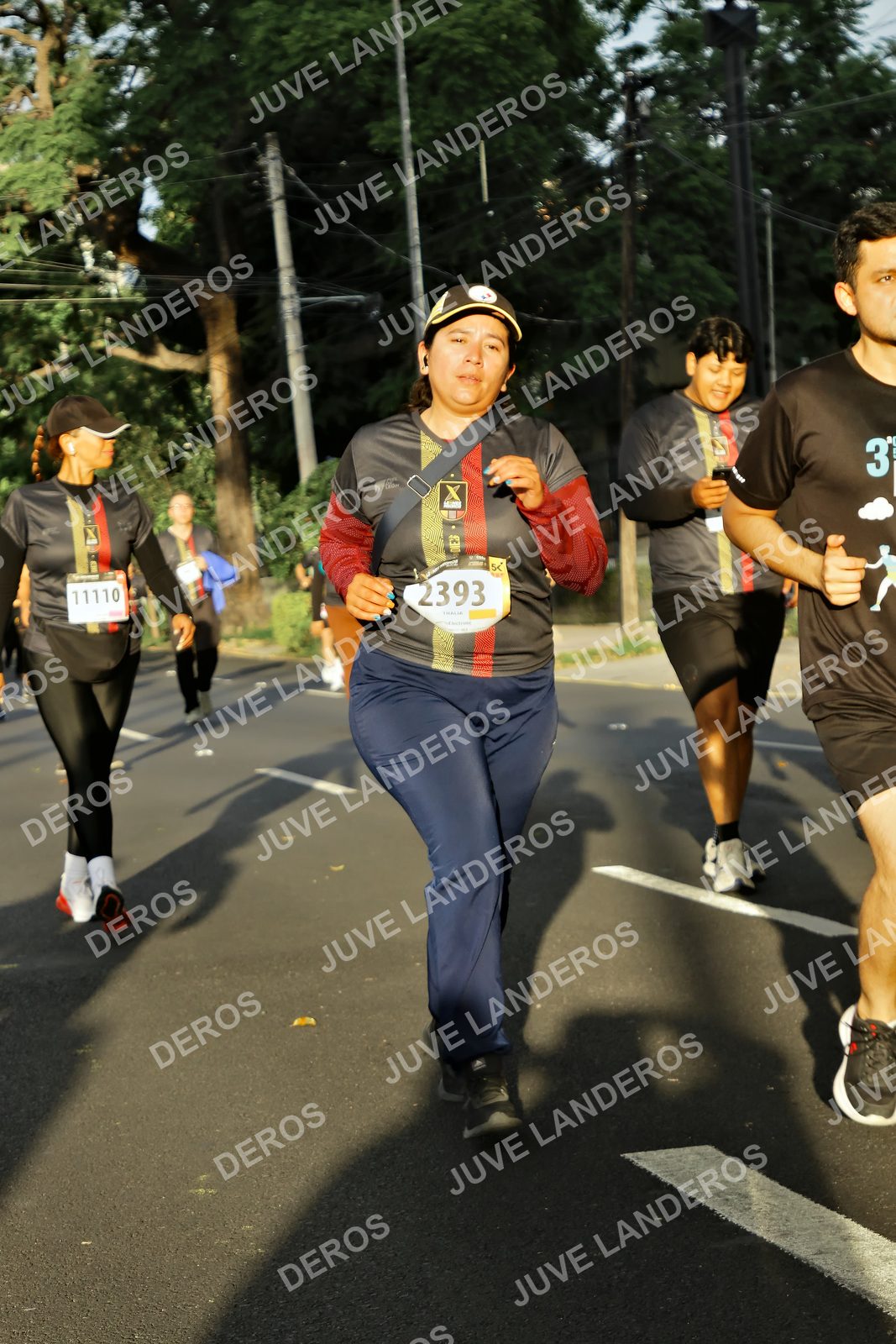 Foto de la X Carrera Leones Negros Red Cola 2026 en Rectoría General de la UdeG, Av. Juárez 976 (meta en Av. Enrique Díaz de León y Pedro Moreno), Guadalajara a las 07:26 · dorsal 2393, 11110
