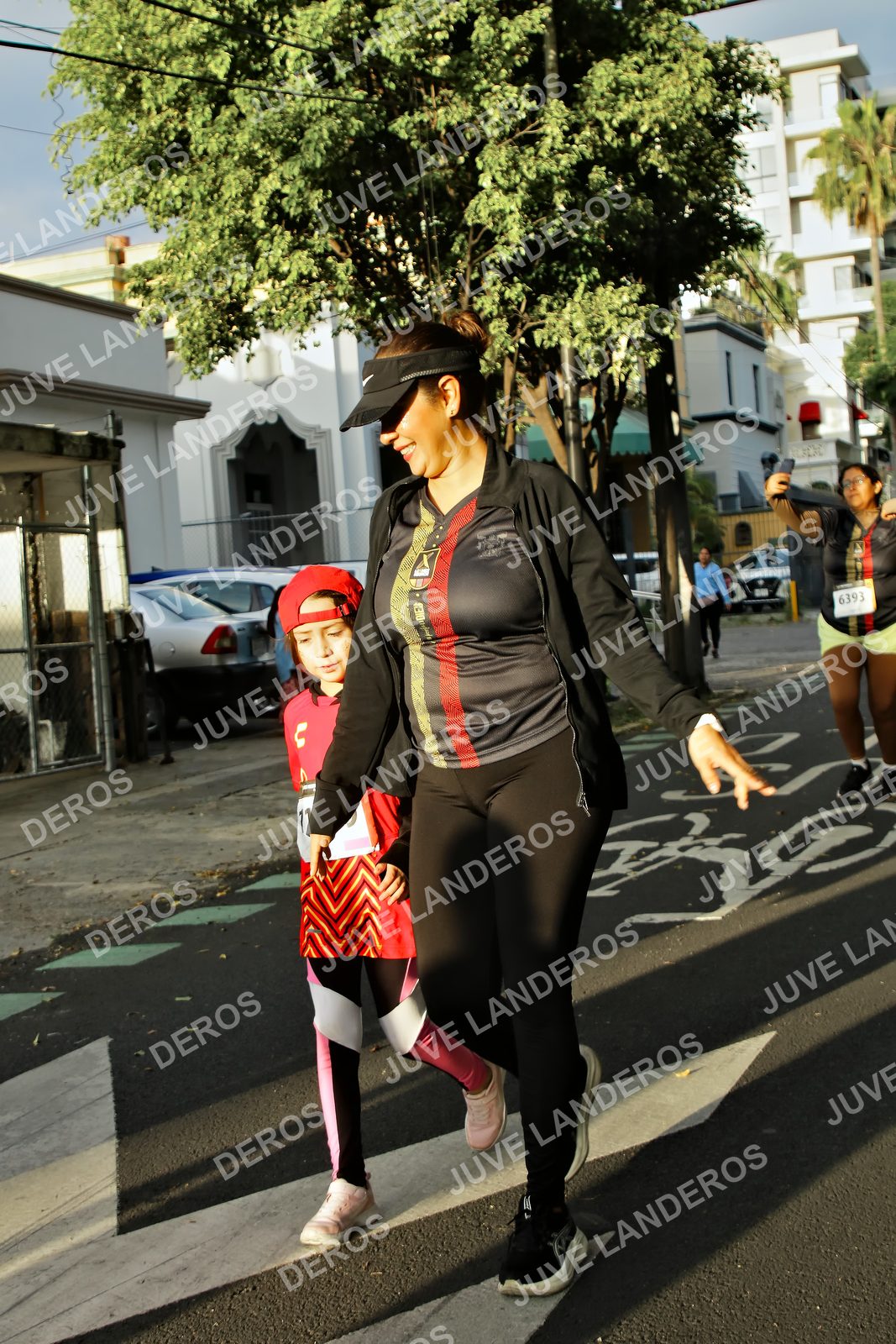 Foto de la X Carrera Leones Negros Red Cola 2026 en Rectoría General de la UdeG, Av. Juárez 976 (meta en Av. Enrique Díaz de León y Pedro Moreno), Guadalajara a las 07:30 · dorsal 6393