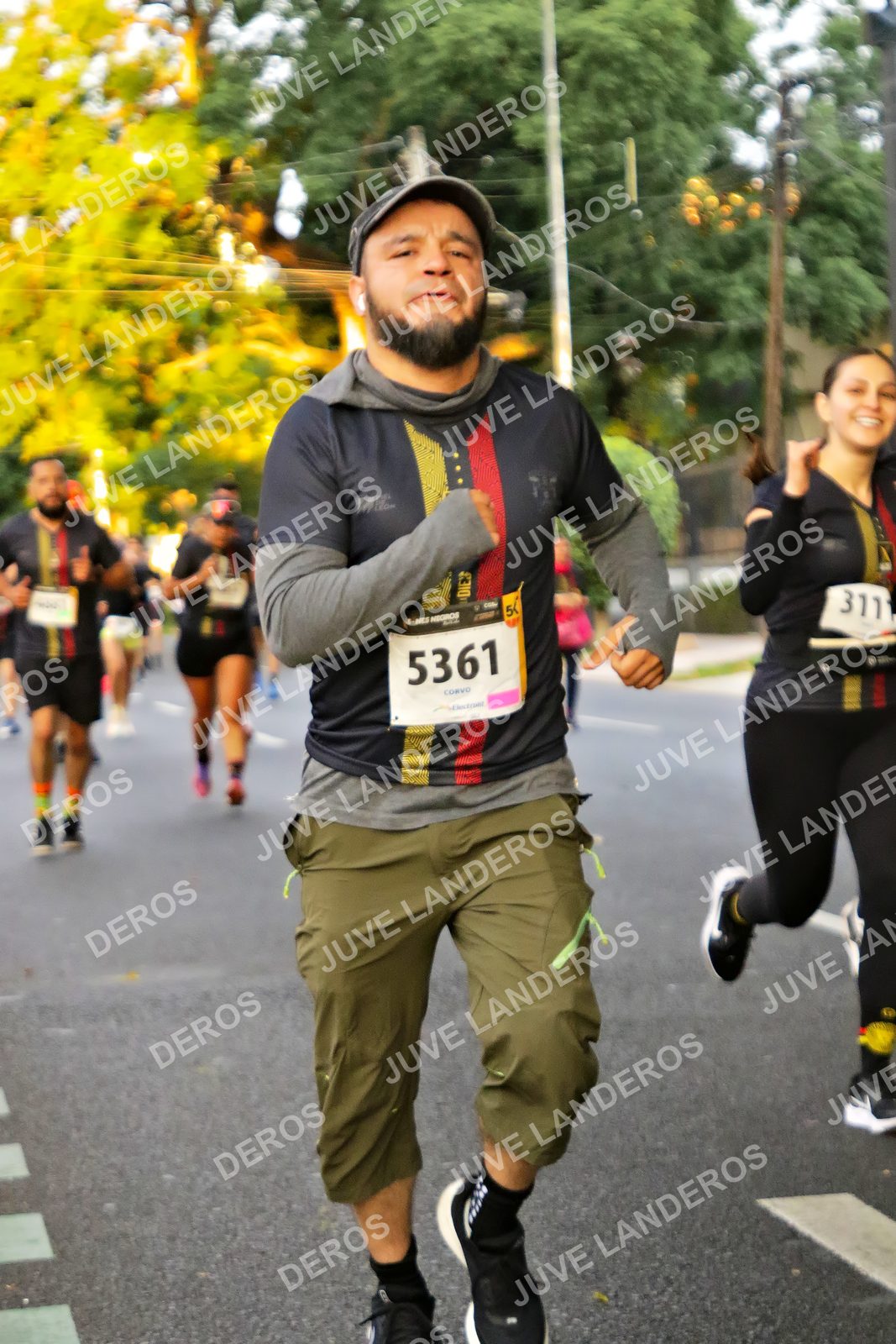 Foto de la X Carrera Leones Negros Red Cola 2026 en Rectoría General de la UdeG, Av. Juárez 976 (meta en Av. Enrique Díaz de León y Pedro Moreno), Guadalajara a las 05:02 · dorsal 5361