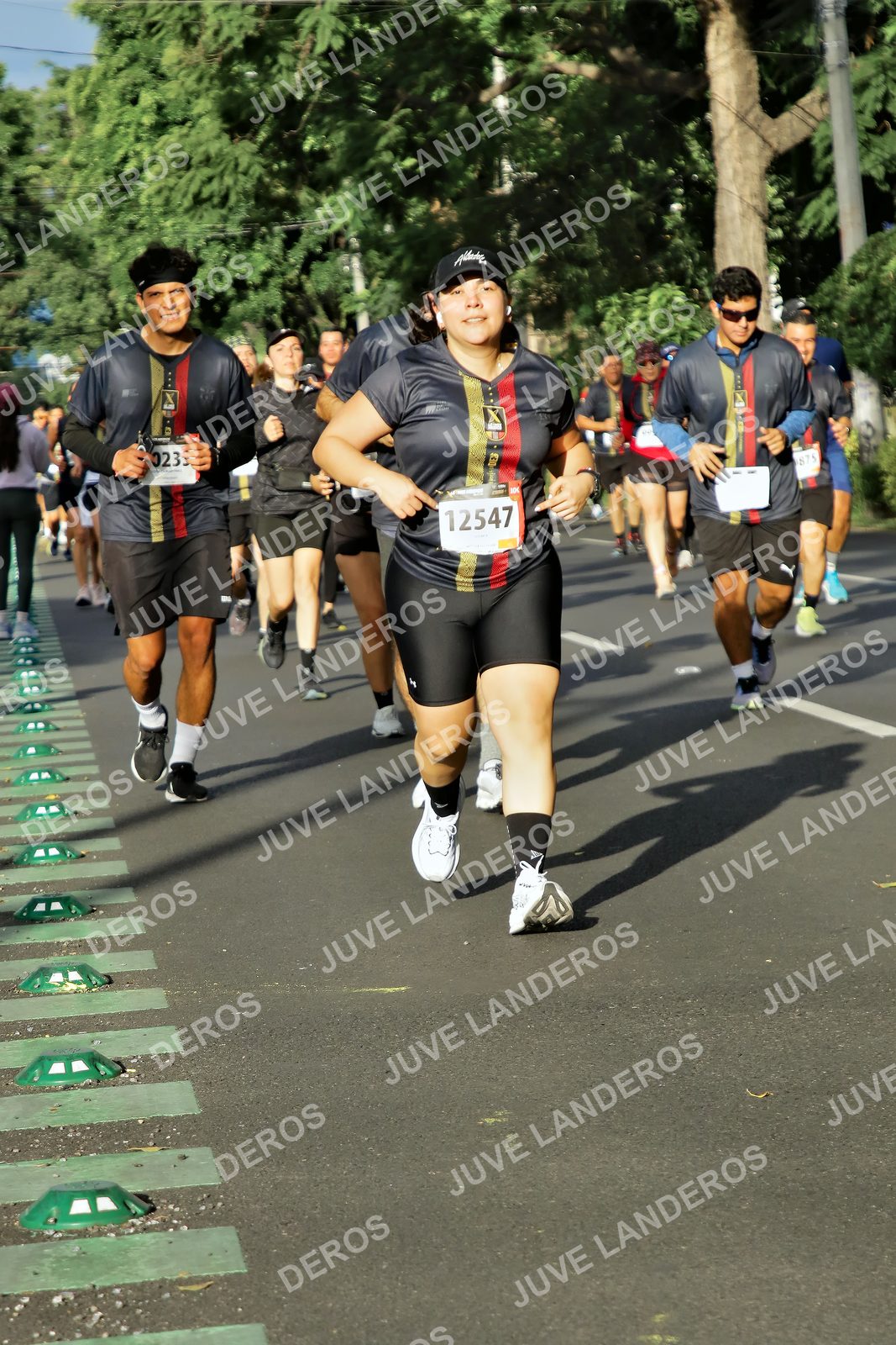 Foto de la X Carrera Leones Negros Red Cola 2026 en Rectoría General de la UdeG, Av. Juárez 976 (meta en Av. Enrique Díaz de León y Pedro Moreno), Guadalajara a las 07:59 · dorsal 12547