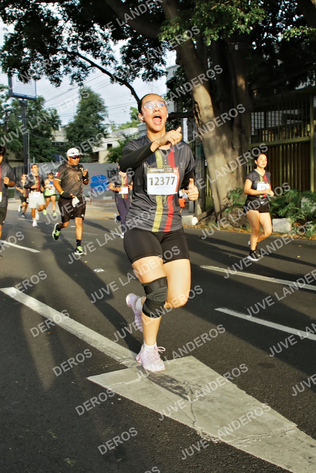 Foto de la X Carrera Leones Negros Red Cola 2026 en Rectoría General de la UdeG, Av. Juárez 976 (meta en Av. Enrique Díaz de León y Pedro Moreno), Guadalajara a las 07:34 · dorsal 12377