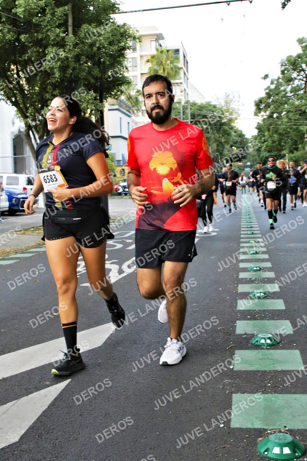 Foto de la X Carrera Leones Negros Red Cola 2026 en Rectoría General de la UdeG, Av. Juárez 976 (meta en Av. Enrique Díaz de León y Pedro Moreno), Guadalajara a las 05:10 · dorsal 6583
