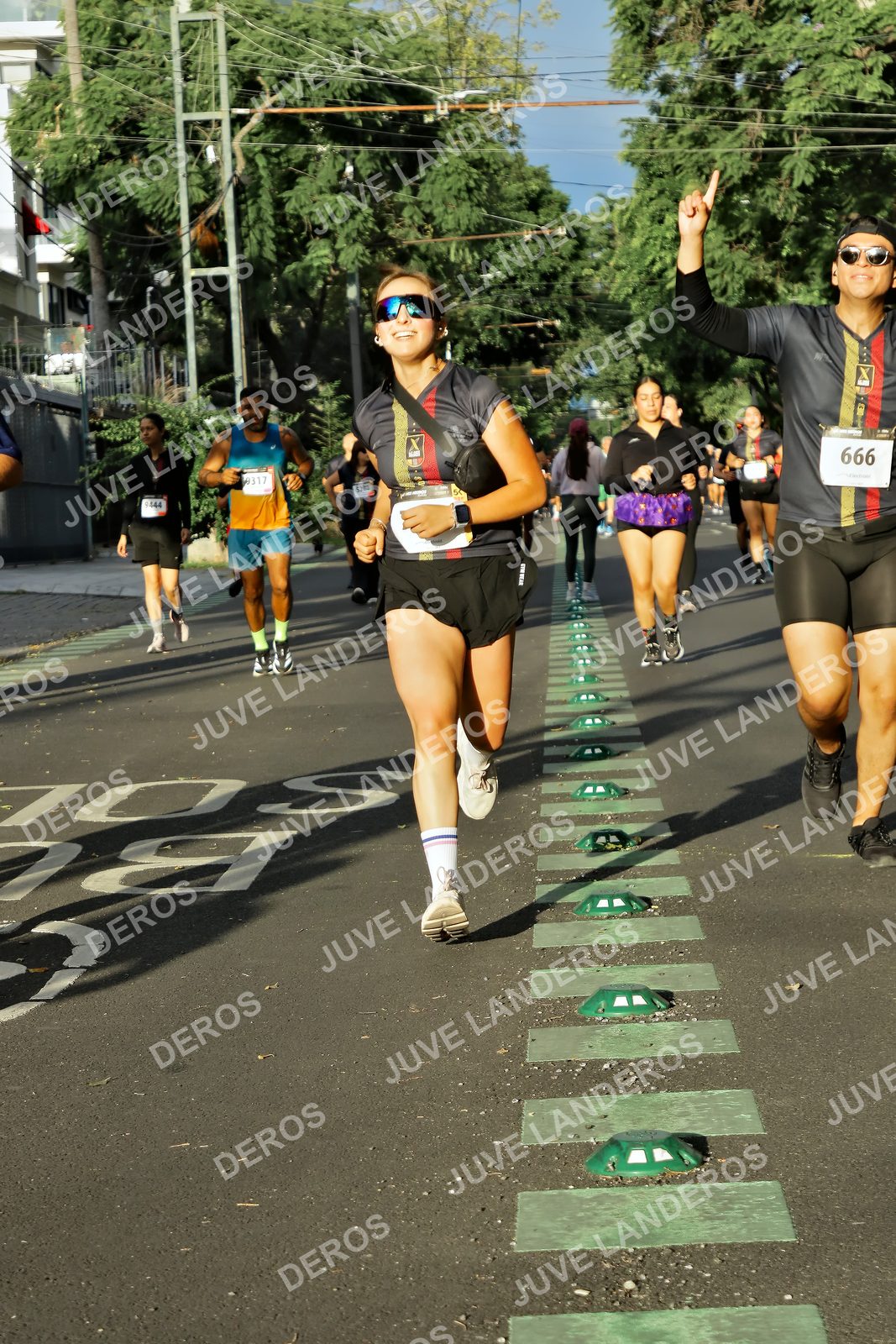 Foto de la X Carrera Leones Negros Red Cola 2026 en Rectoría General de la UdeG, Av. Juárez 976 (meta en Av. Enrique Díaz de León y Pedro Moreno), Guadalajara a las 07:42 · dorsal 666, 9317
