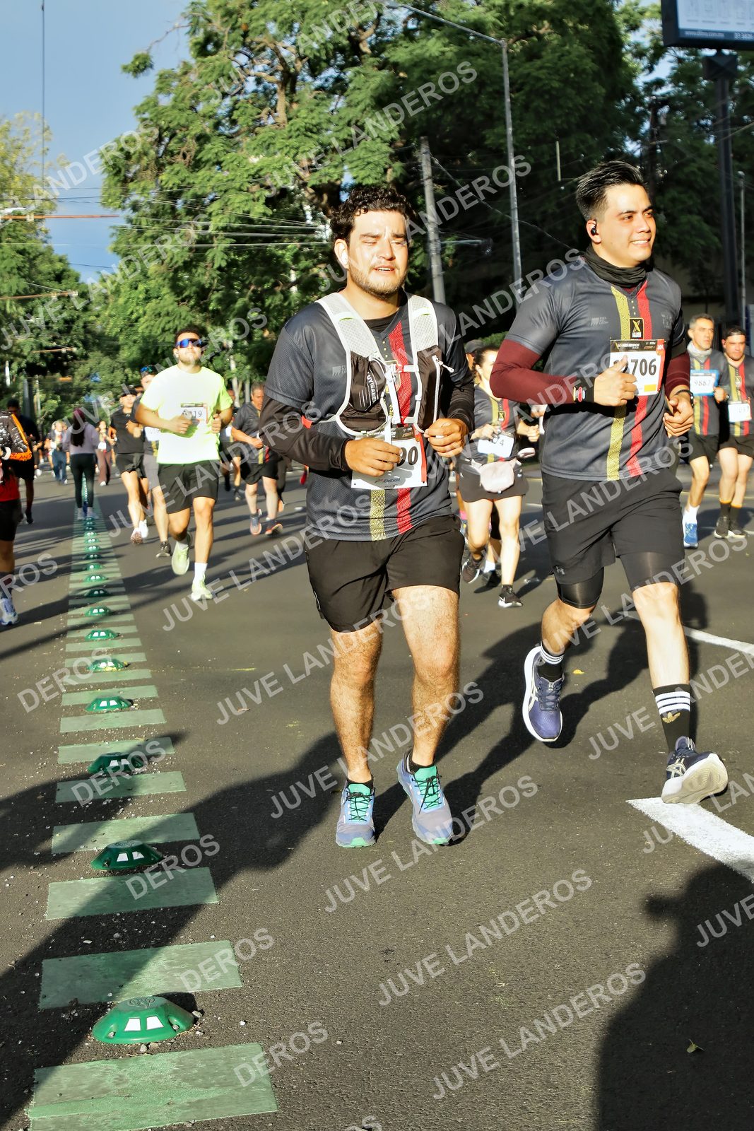 Foto de la X Carrera Leones Negros Red Cola 2026 en Rectoría General de la UdeG, Av. Juárez 976 (meta en Av. Enrique Díaz de León y Pedro Moreno), Guadalajara a las 07:47 · dorsal 706
