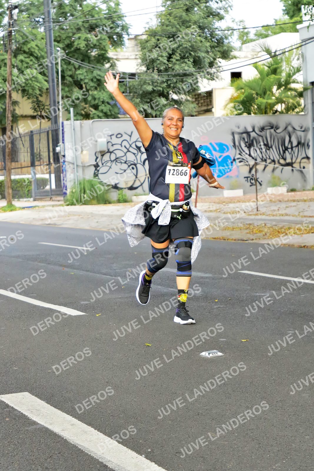 Foto de la X Carrera Leones Negros Red Cola 2026 en Rectoría General de la UdeG, Av. Juárez 976 (meta en Av. Enrique Díaz de León y Pedro Moreno), Guadalajara a las 08:15 · dorsal 72866