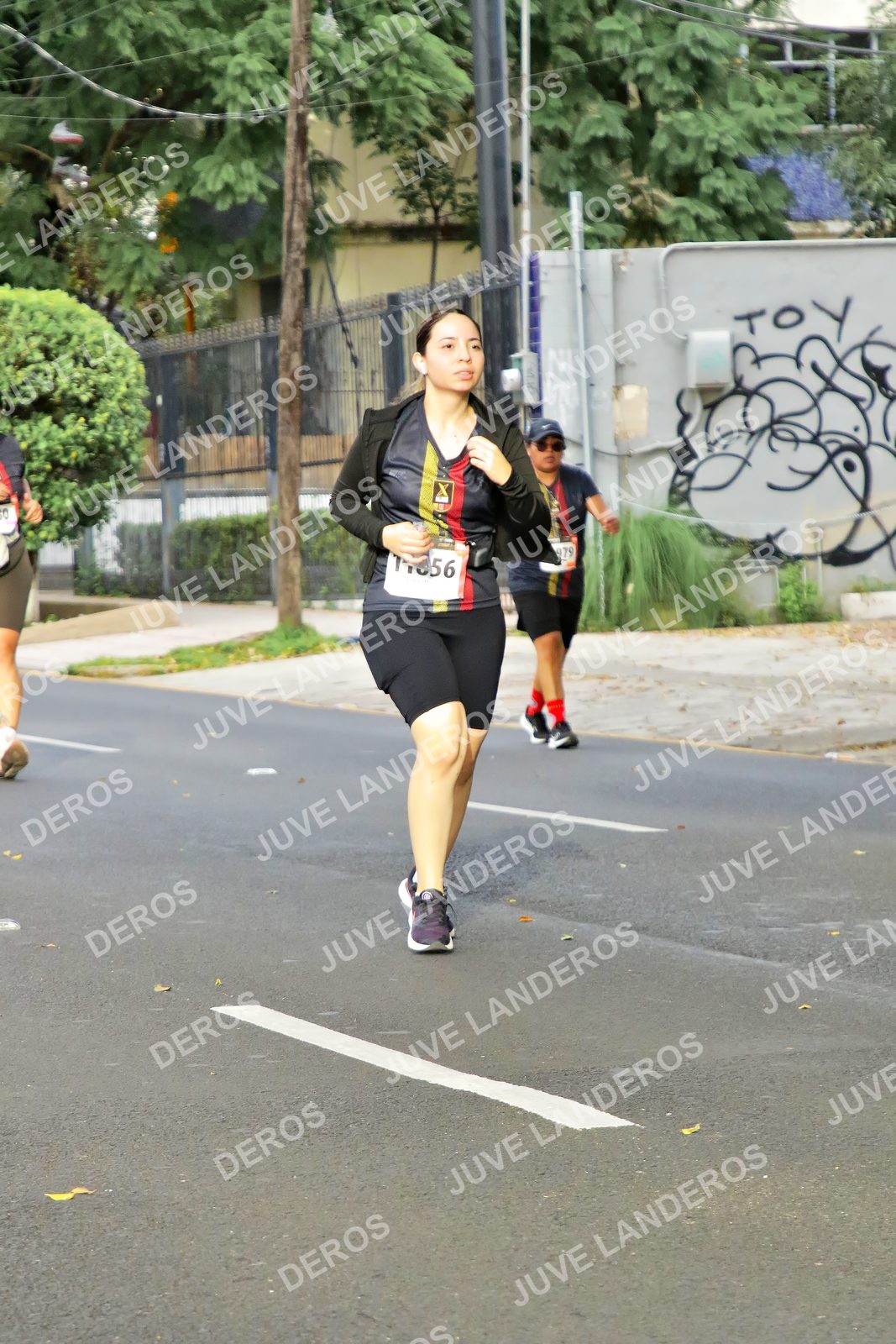 Foto de la X Carrera Leones Negros Red Cola 2026 en Rectoría General de la UdeG, Av. Juárez 976 (meta en Av. Enrique Díaz de León y Pedro Moreno), Guadalajara a las 08:13 · dorsal 979