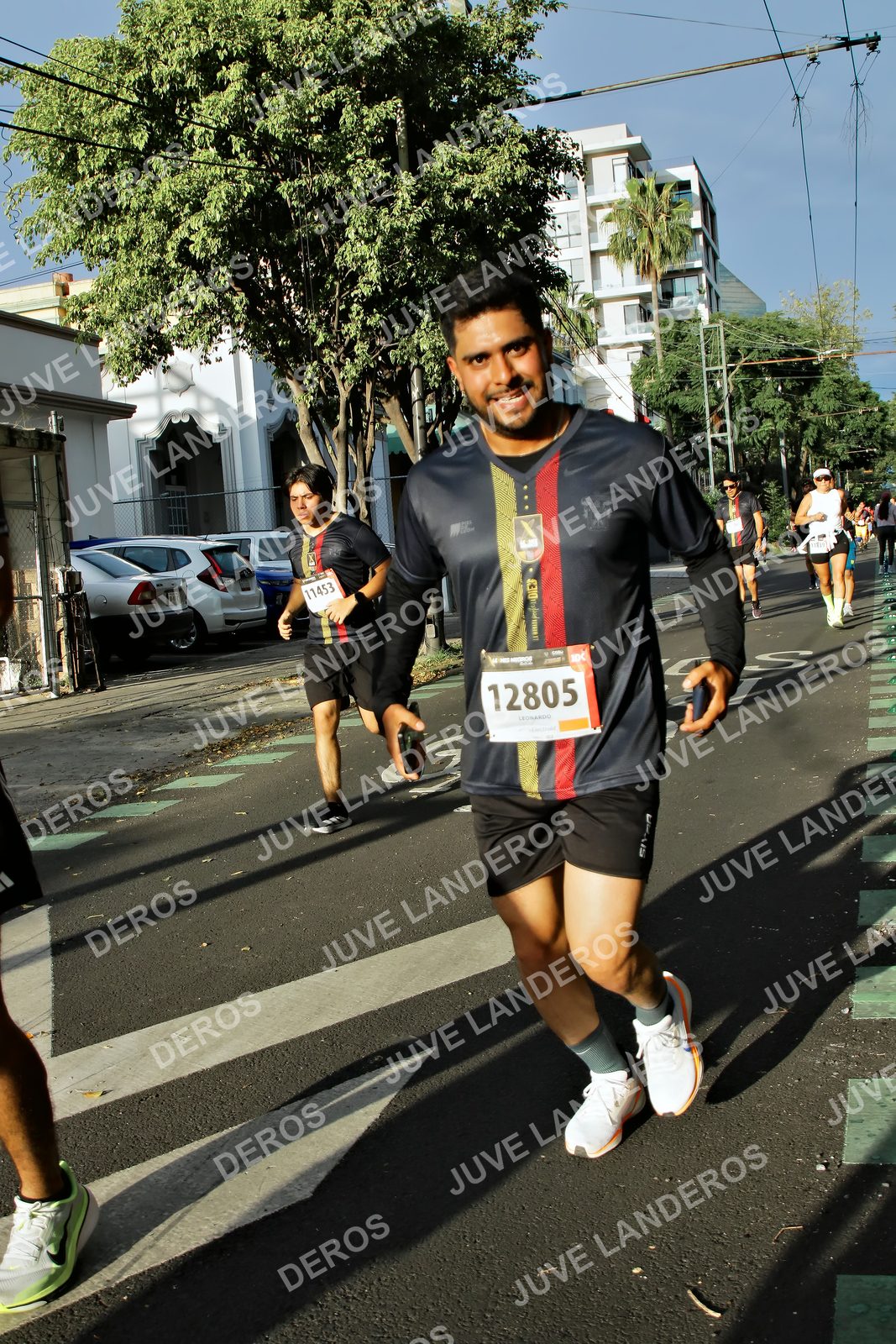 Foto de la X Carrera Leones Negros Red Cola 2026 en Rectoría General de la UdeG, Av. Juárez 976 (meta en Av. Enrique Díaz de León y Pedro Moreno), Guadalajara a las 07:50 · dorsal 12805, 11453