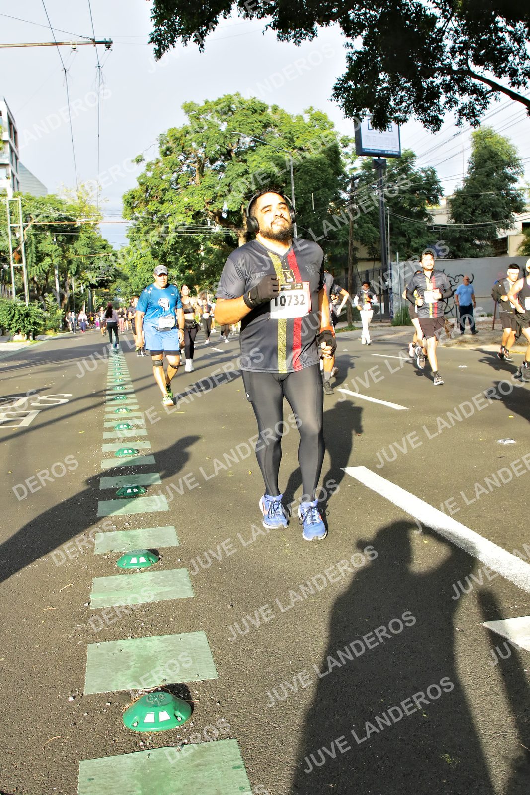 Foto de la X Carrera Leones Negros Red Cola 2026 en Rectoría General de la UdeG, Av. Juárez 976 (meta en Av. Enrique Díaz de León y Pedro Moreno), Guadalajara a las 07:57 · dorsal 10732