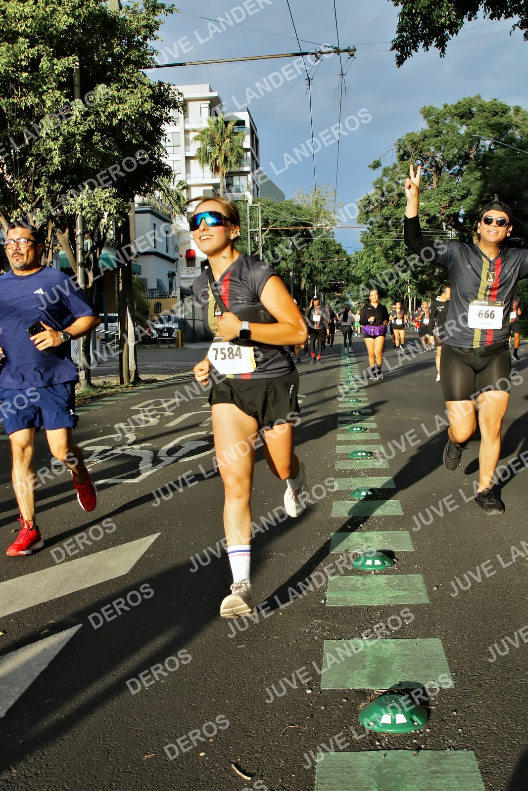 Foto de la X Carrera Leones Negros Red Cola 2026 en Rectoría General de la UdeG, Av. Juárez 976 (meta en Av. Enrique Díaz de León y Pedro Moreno), Guadalajara a las 07:42 · dorsal 7584, 666