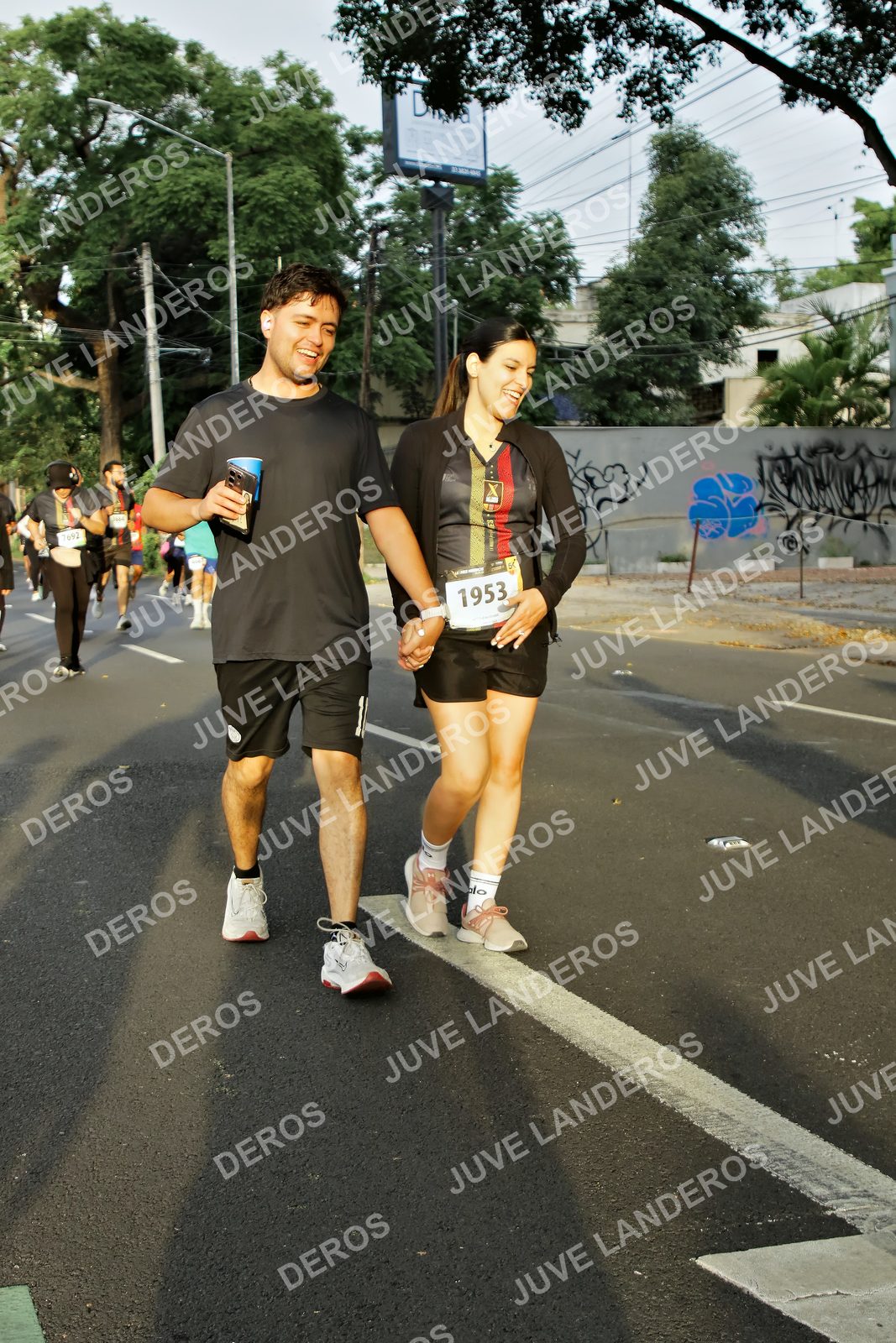 Foto de la X Carrera Leones Negros Red Cola 2026 en Rectoría General de la UdeG, Av. Juárez 976 (meta en Av. Enrique Díaz de León y Pedro Moreno), Guadalajara a las 07:23 · dorsal 1953, 692