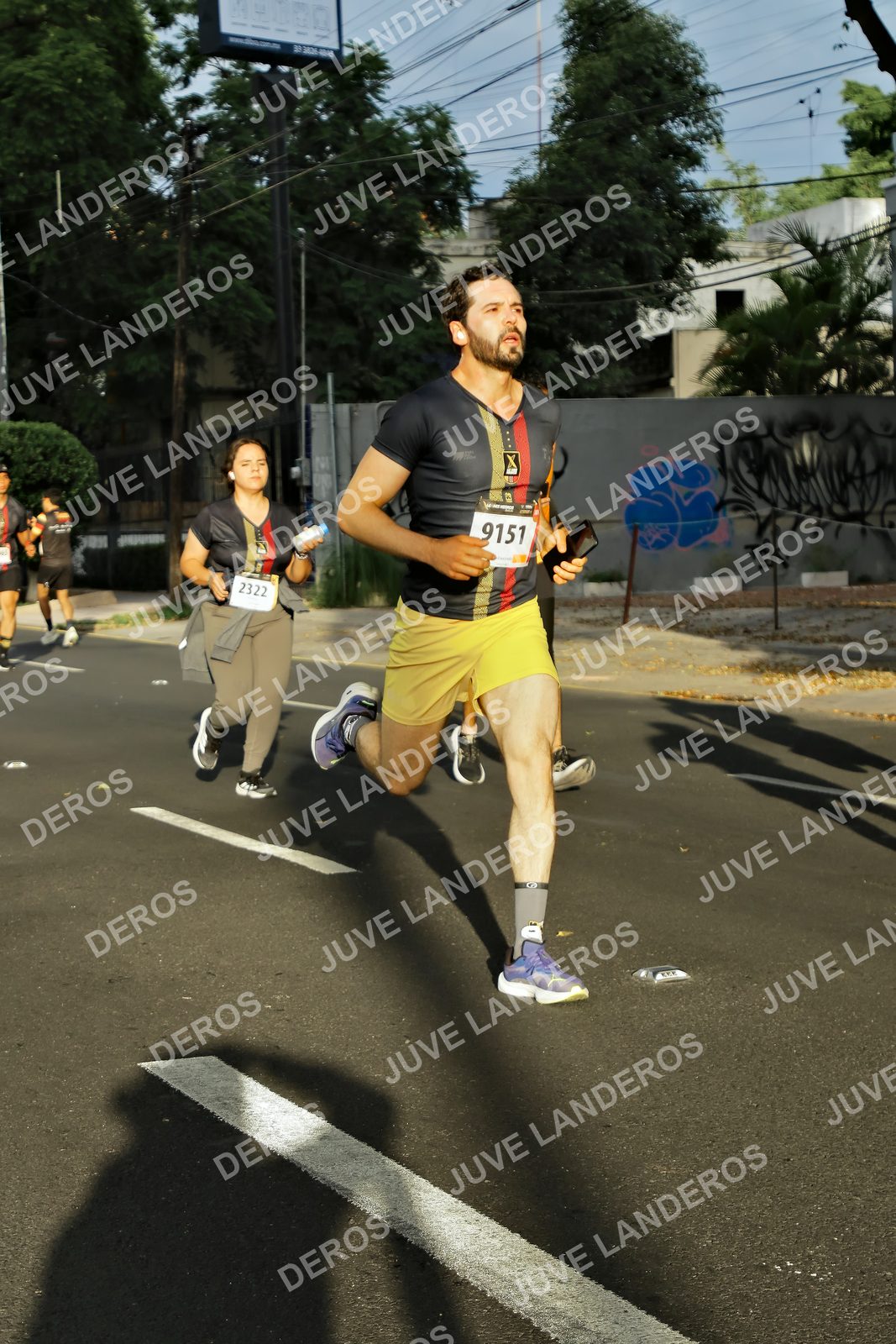 Foto de la X Carrera Leones Negros Red Cola 2026 en Rectoría General de la UdeG, Av. Juárez 976 (meta en Av. Enrique Díaz de León y Pedro Moreno), Guadalajara a las 07:38 · dorsal 9151, 2322