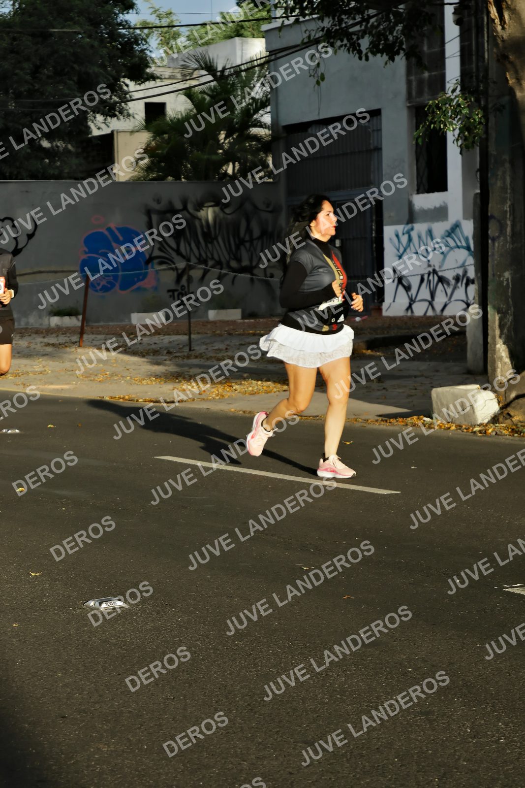 Foto de la X Carrera Leones Negros Red Cola 2026 en Rectoría General de la UdeG, Av. Juárez 976 (meta en Av. Enrique Díaz de León y Pedro Moreno), Guadalajara a las 07:37