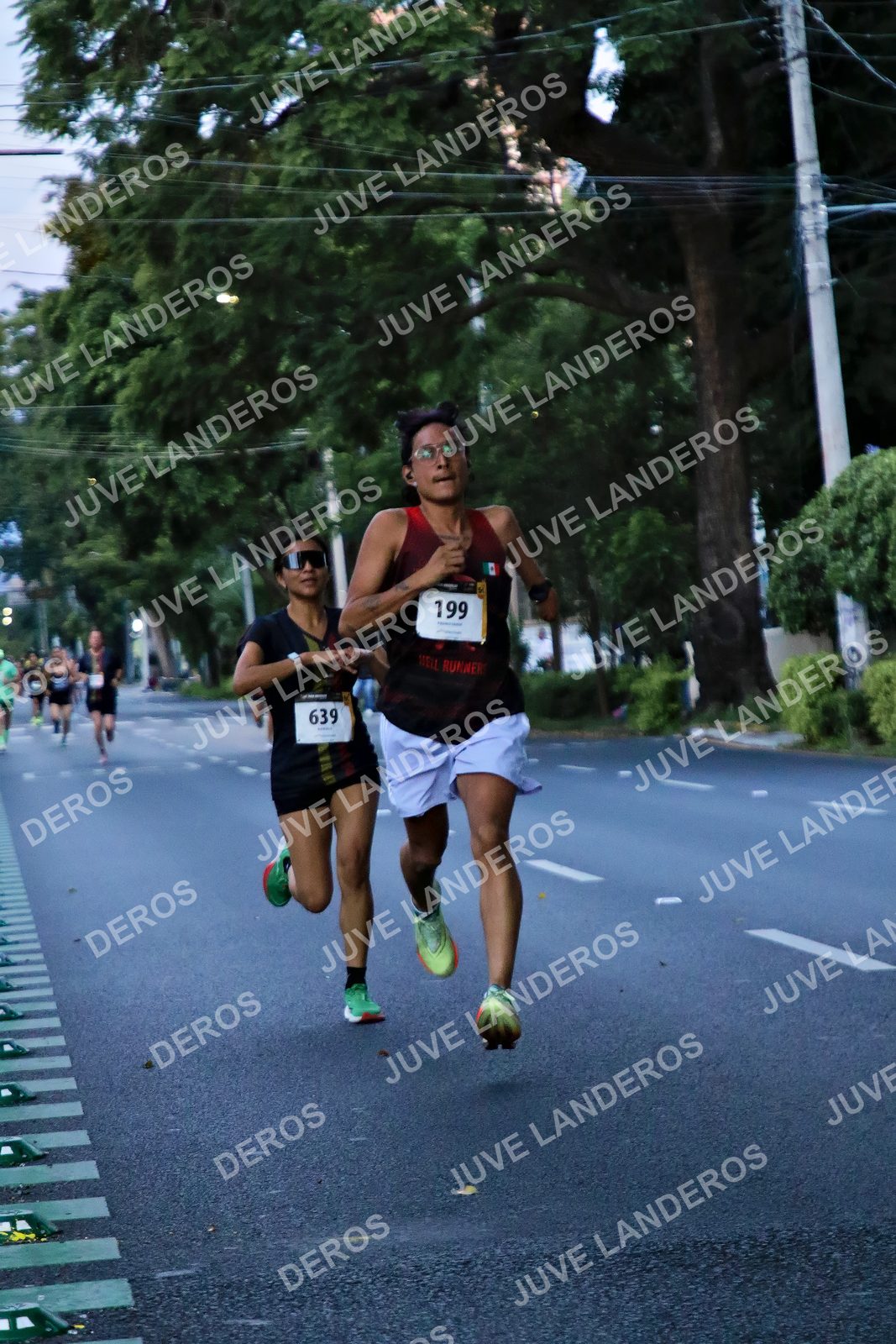 Foto de la X Carrera Leones Negros Red Cola 2026 en Rectoría General de la UdeG, Av. Juárez 976 (meta en Av. Enrique Díaz de León y Pedro Moreno), Guadalajara a las 04:53 · dorsal 199, 639