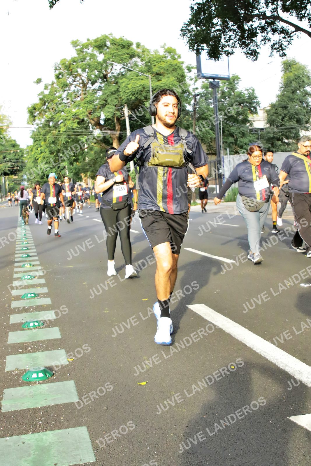 Foto de la X Carrera Leones Negros Red Cola 2026 en Rectoría General de la UdeG, Av. Juárez 976 (meta en Av. Enrique Díaz de León y Pedro Moreno), Guadalajara a las 08:04 · dorsal 9855