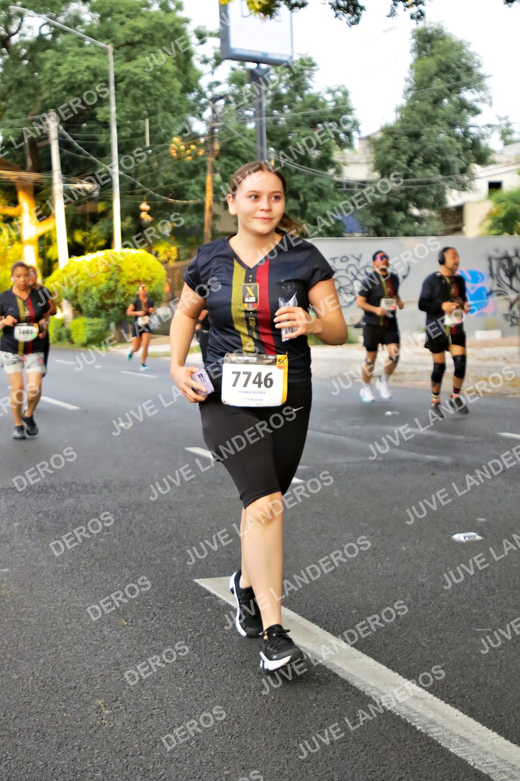 Foto de la X Carrera Leones Negros Red Cola 2026 en Rectoría General de la UdeG, Av. Juárez 976 (meta en Av. Enrique Díaz de León y Pedro Moreno), Guadalajara a las 05:04 · dorsal 7746