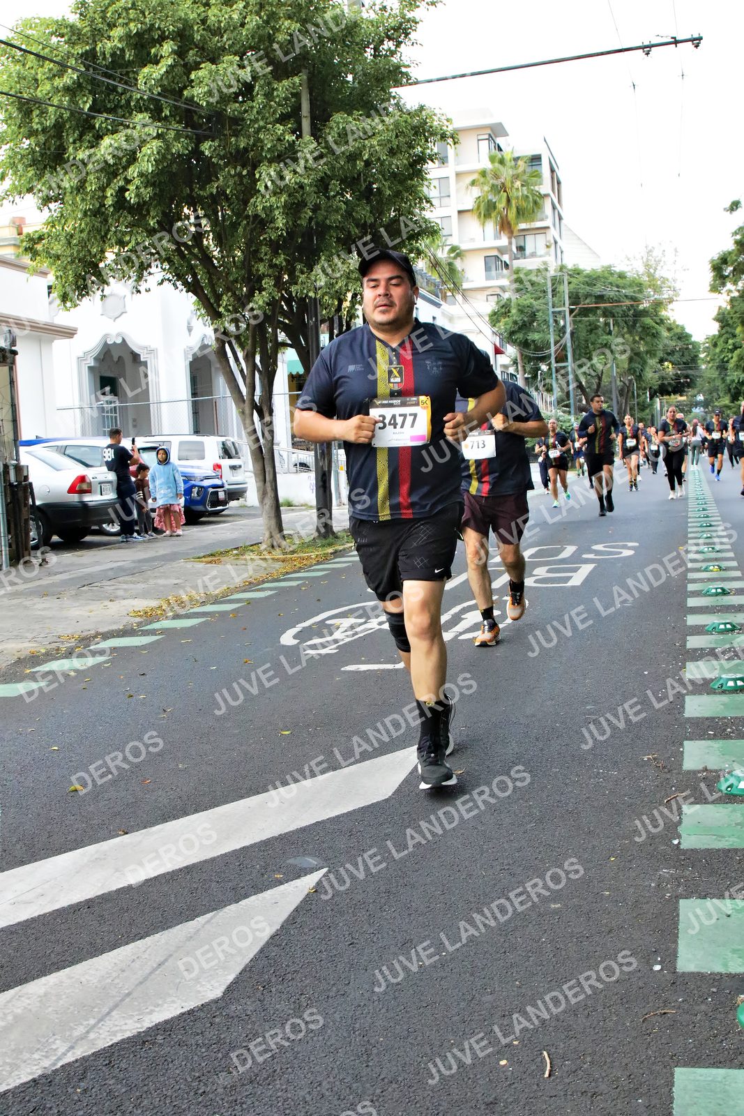 Foto de la X Carrera Leones Negros Red Cola 2026 en Rectoría General de la UdeG, Av. Juárez 976 (meta en Av. Enrique Díaz de León y Pedro Moreno), Guadalajara a las 05:12 · dorsal 3477, 713, 98