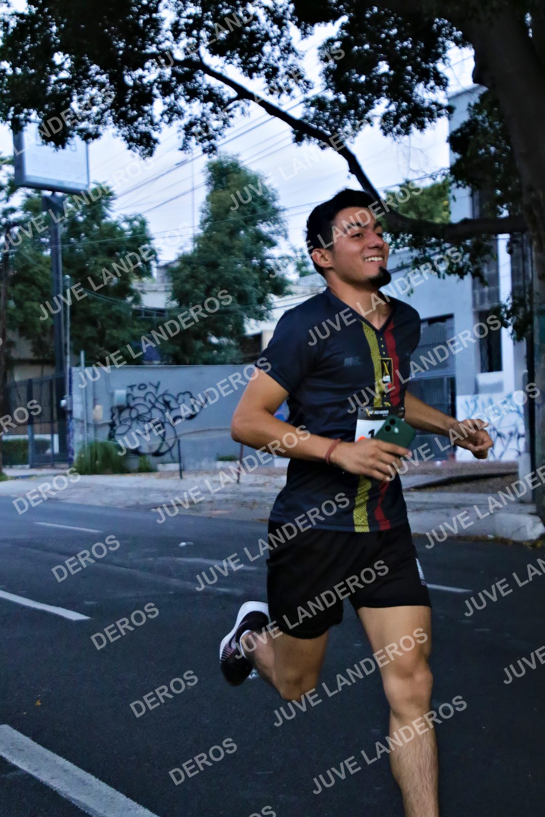 Foto de la X Carrera Leones Negros Red Cola 2026 en Rectoría General de la UdeG, Av. Juárez 976 (meta en Av. Enrique Díaz de León y Pedro Moreno), Guadalajara a las 04:53