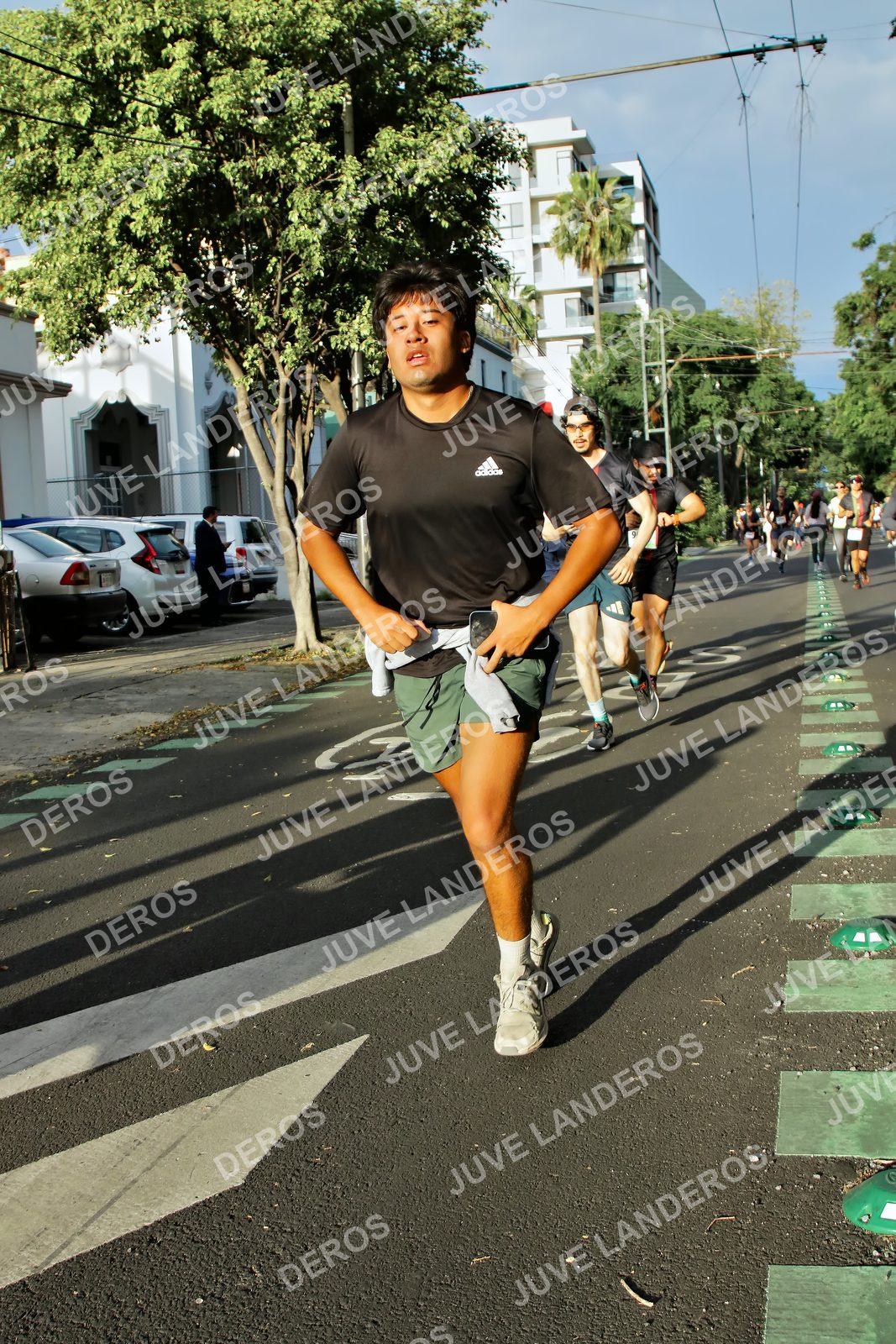 Foto de la X Carrera Leones Negros Red Cola 2026 en Rectoría General de la UdeG, Av. Juárez 976 (meta en Av. Enrique Díaz de León y Pedro Moreno), Guadalajara a las 07:44