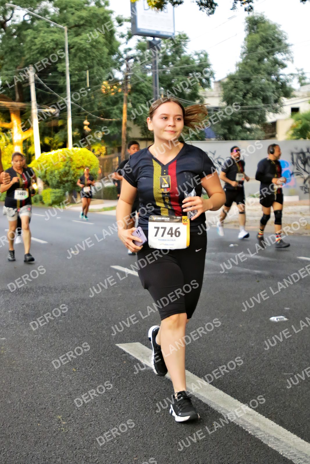 Foto de la X Carrera Leones Negros Red Cola 2026 en Rectoría General de la UdeG, Av. Juárez 976 (meta en Av. Enrique Díaz de León y Pedro Moreno), Guadalajara a las 05:04 · dorsal 7746, 1605