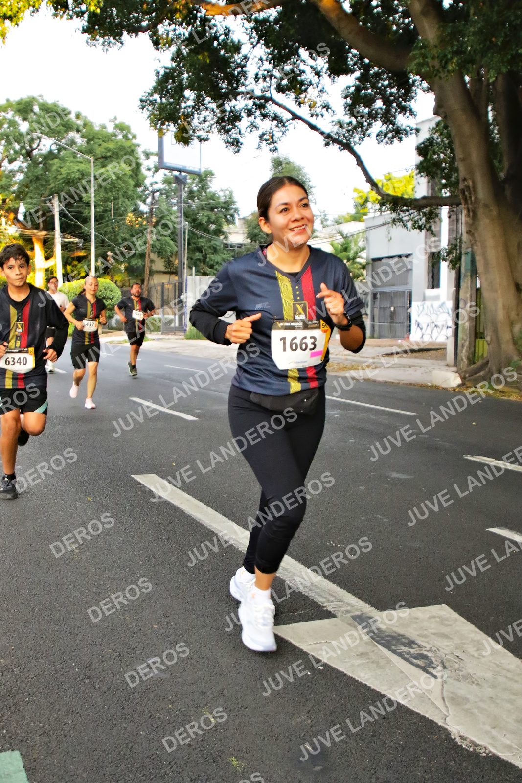 Foto de la X Carrera Leones Negros Red Cola 2026 en Rectoría General de la UdeG, Av. Juárez 976 (meta en Av. Enrique Díaz de León y Pedro Moreno), Guadalajara a las 05:03 · dorsal 1663, 6340, 437