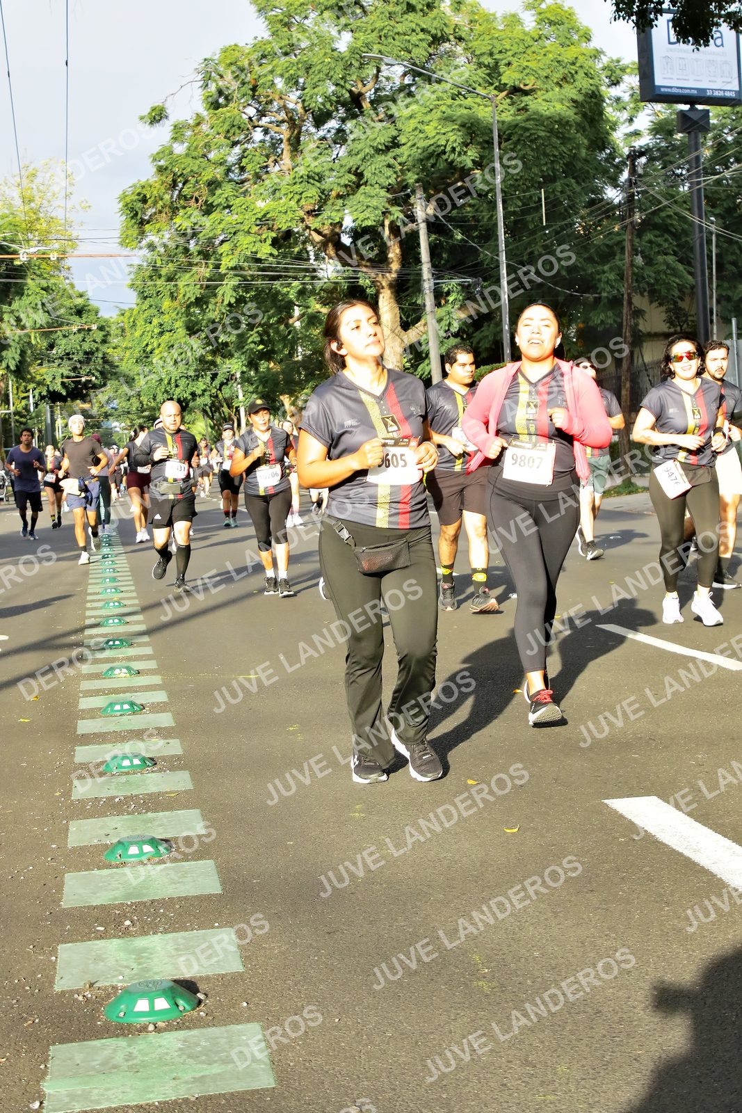 Foto de la X Carrera Leones Negros Red Cola 2026 en Rectoría General de la UdeG, Av. Juárez 976 (meta en Av. Enrique Díaz de León y Pedro Moreno), Guadalajara a las 07:59 · dorsal 9807, 605