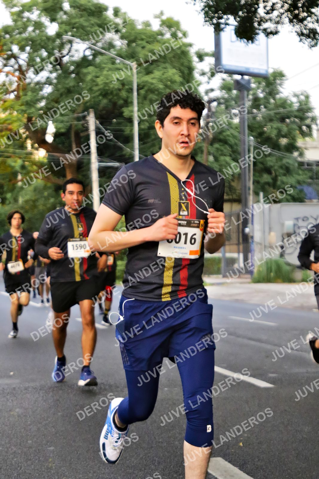 Foto de la X Carrera Leones Negros Red Cola 2026 en Rectoría General de la UdeG, Av. Juárez 976 (meta en Av. Enrique Díaz de León y Pedro Moreno), Guadalajara a las 04:58 · dorsal 1590