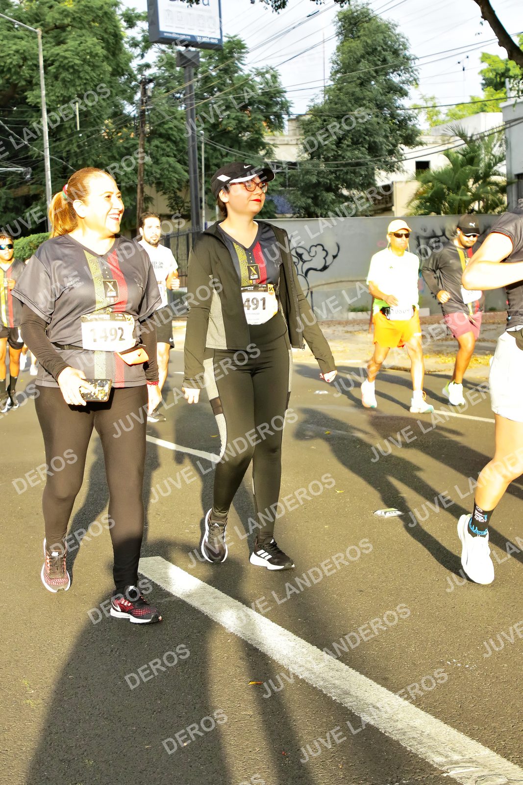 Foto de la X Carrera Leones Negros Red Cola 2026 en Rectoría General de la UdeG, Av. Juárez 976 (meta en Av. Enrique Díaz de León y Pedro Moreno), Guadalajara a las 07:36 · dorsal 491, 1492