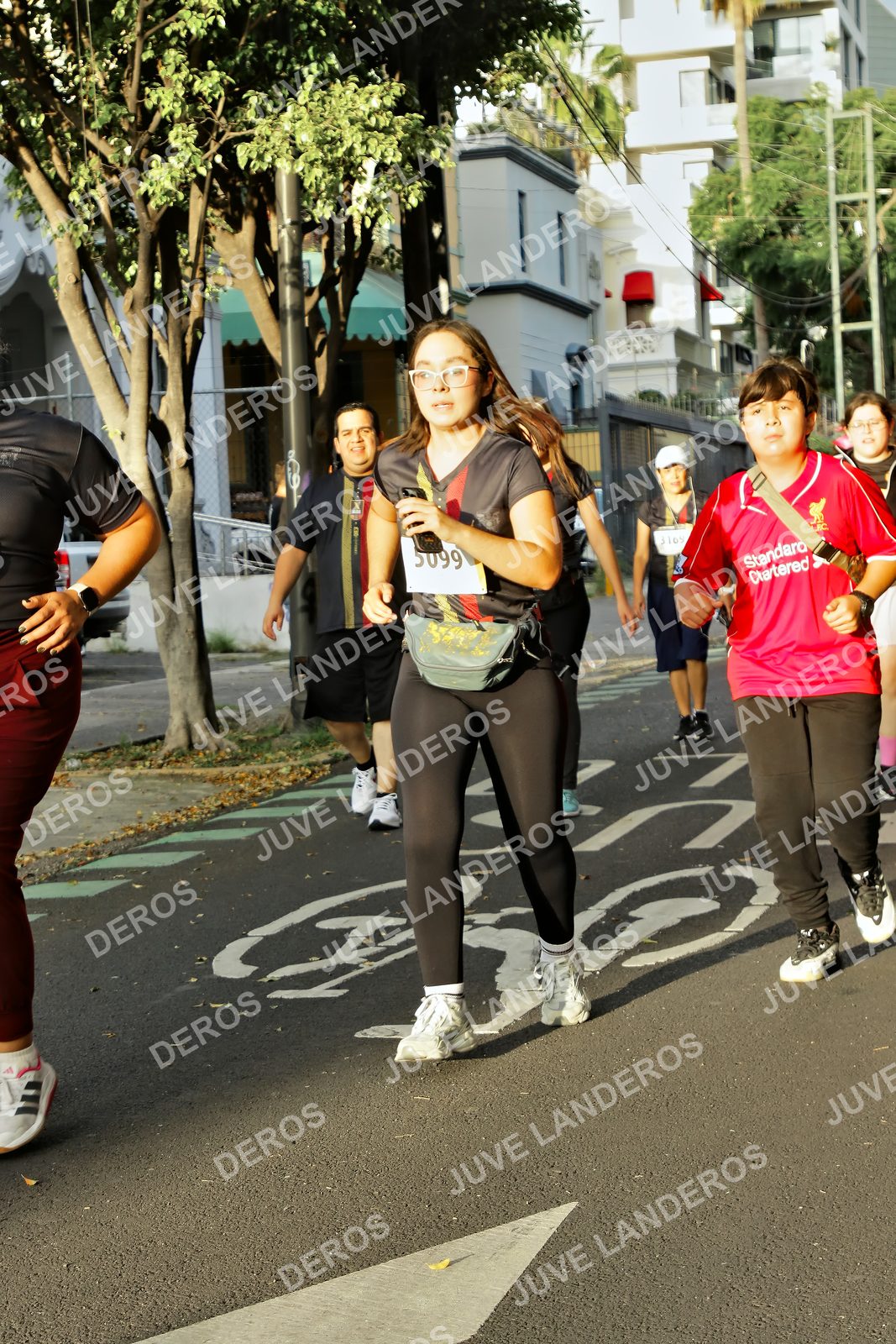 Foto de la X Carrera Leones Negros Red Cola 2026 en Rectoría General de la UdeG, Av. Juárez 976 (meta en Av. Enrique Díaz de León y Pedro Moreno), Guadalajara a las 07:30 · dorsal 5099