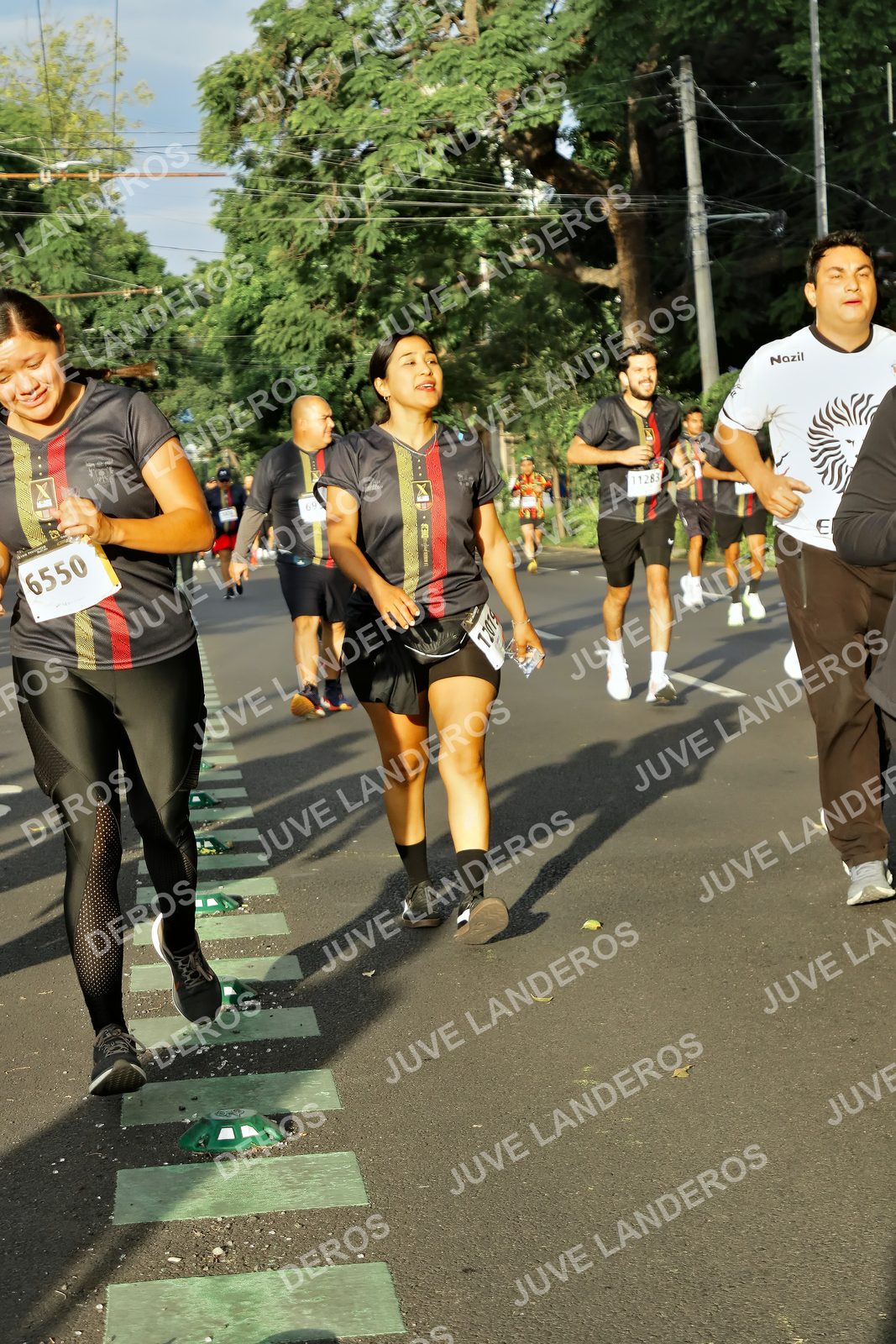 Foto de la X Carrera Leones Negros Red Cola 2026 en Rectoría General de la UdeG, Av. Juárez 976 (meta en Av. Enrique Díaz de León y Pedro Moreno), Guadalajara a las 07:36 · dorsal 6550, 11283