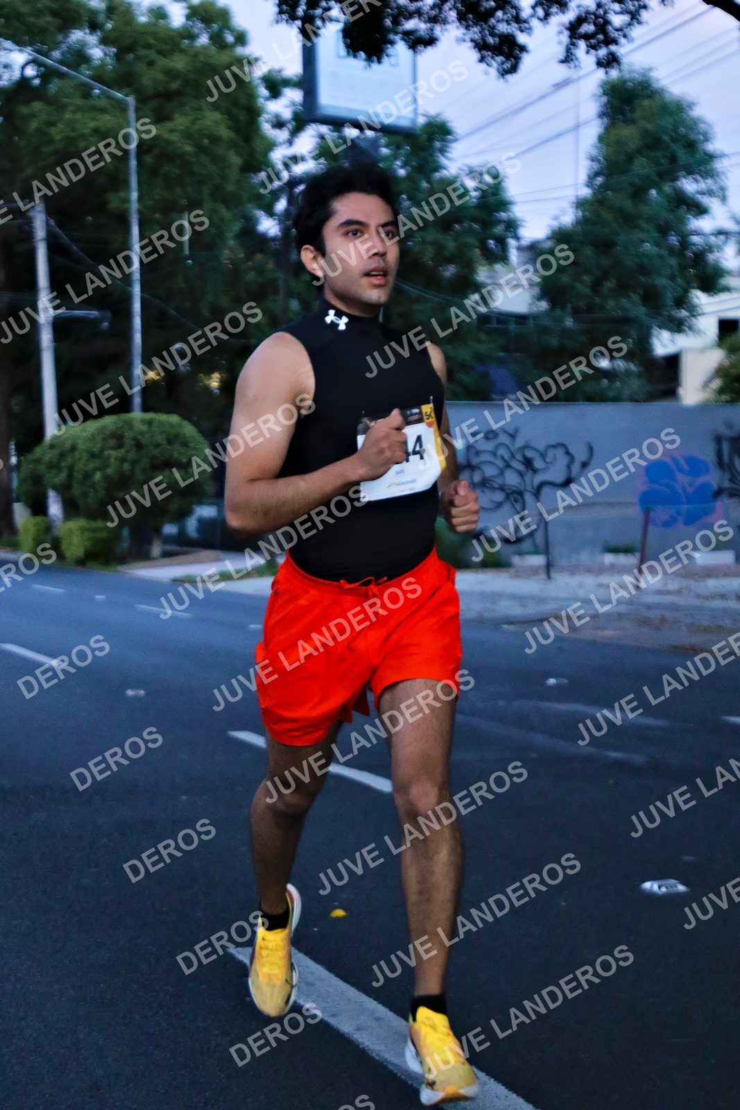 Foto de la X Carrera Leones Negros Red Cola 2026 en Rectoría General de la UdeG, Av. Juárez 976 (meta en Av. Enrique Díaz de León y Pedro Moreno), Guadalajara a las 04:50