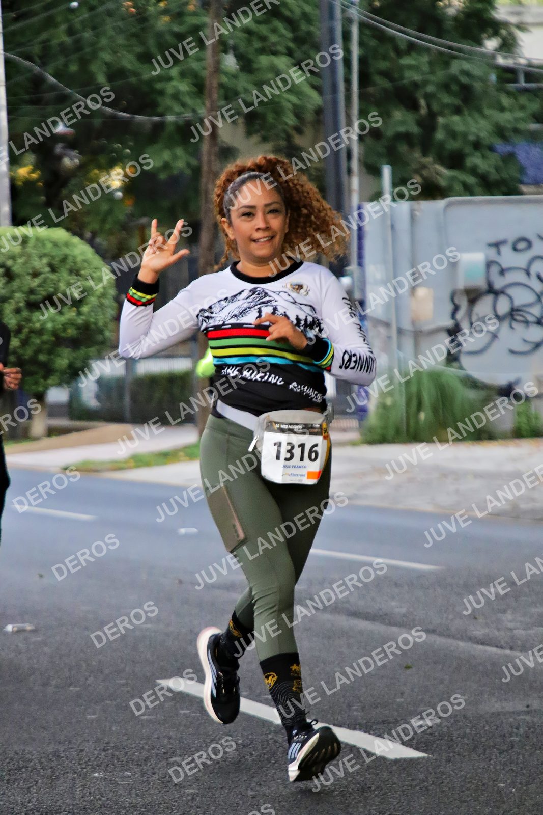 Foto de la X Carrera Leones Negros Red Cola 2026 en Rectoría General de la UdeG, Av. Juárez 976 (meta en Av. Enrique Díaz de León y Pedro Moreno), Guadalajara a las 04:57 · dorsal 1316