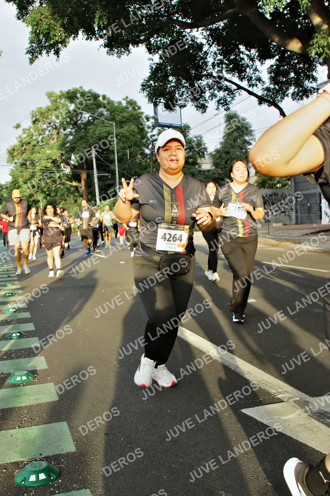 Foto de la X Carrera Leones Negros Red Cola 2026 en Rectoría General de la UdeG, Av. Juárez 976 (meta en Av. Enrique Díaz de León y Pedro Moreno), Guadalajara a las 07:24 · dorsal 4264, 35